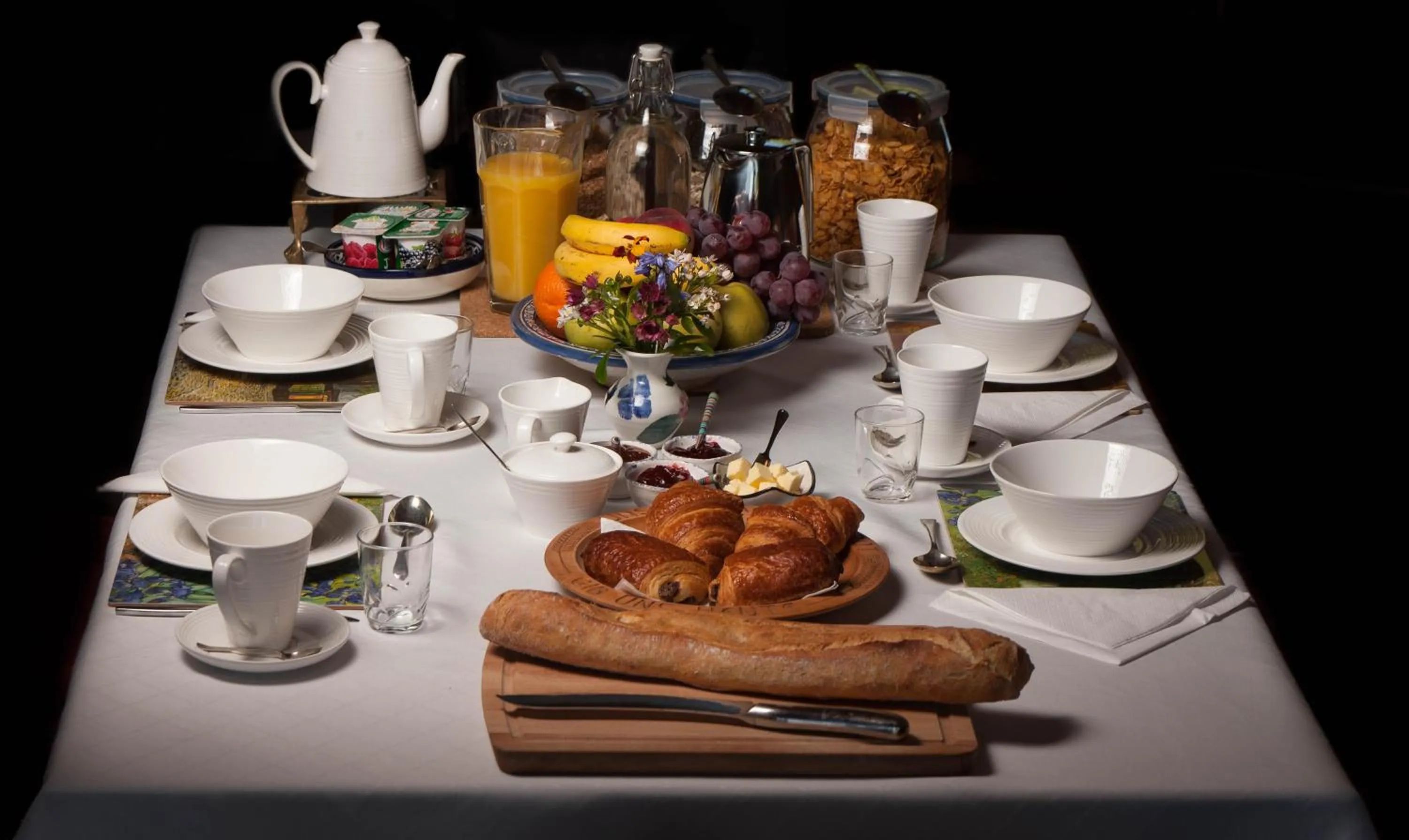 Continental breakfast in Les Quatre Siècles