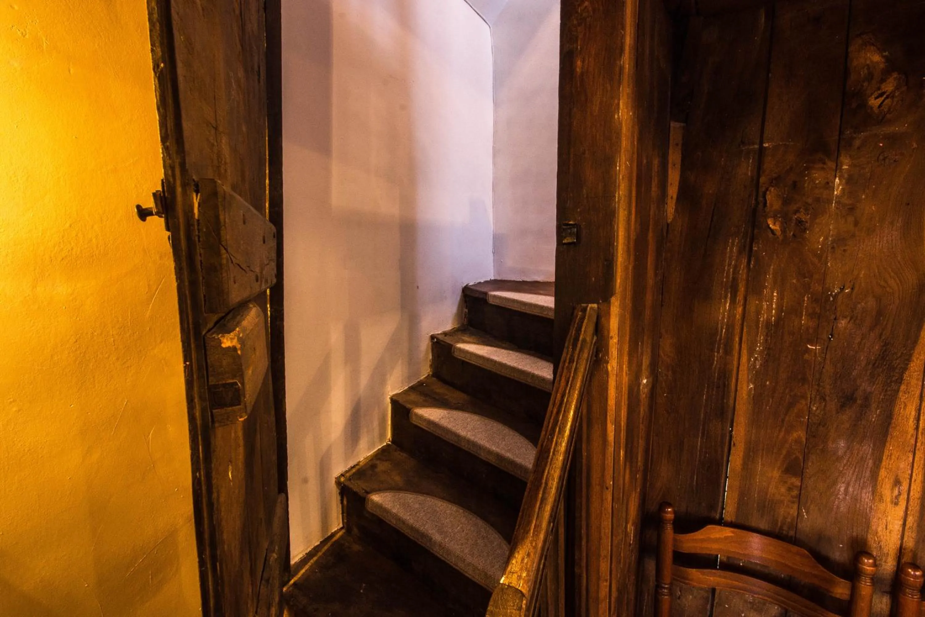 Decorative detail in Les Quatre Siècles