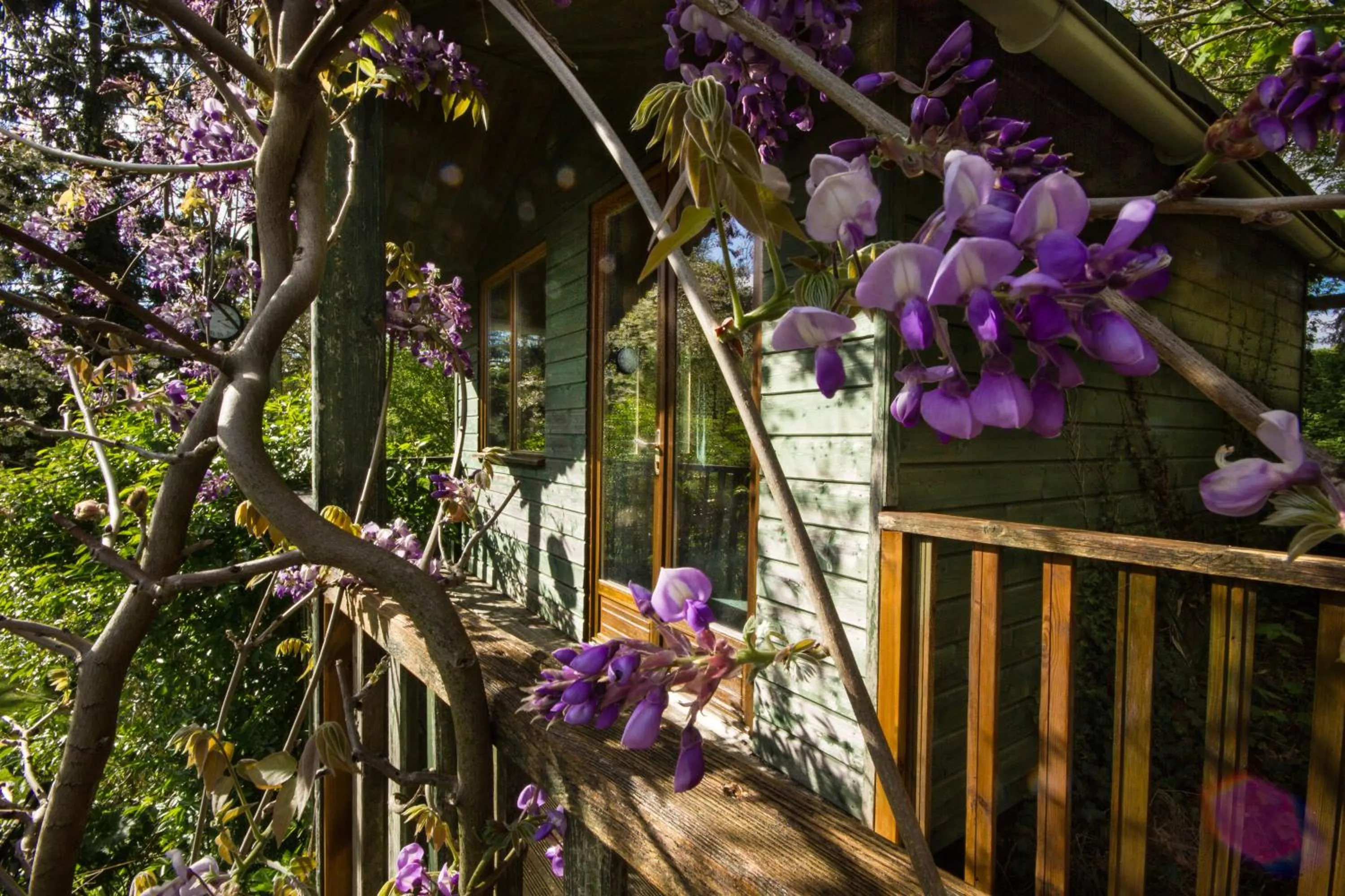 Decorative detail in Les Quatre Siècles
