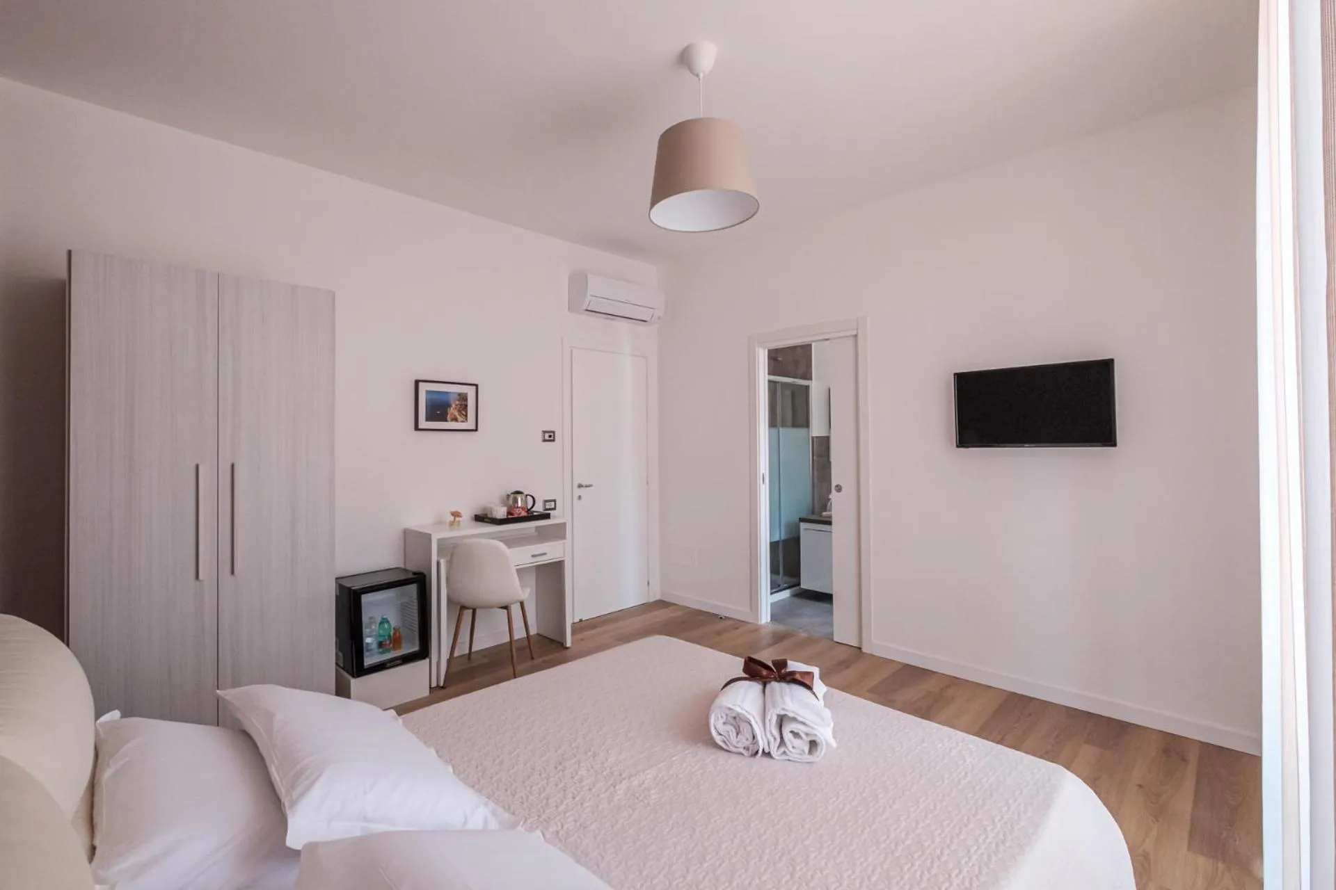 Photo of the whole room, Bed in B&B Terza Luna