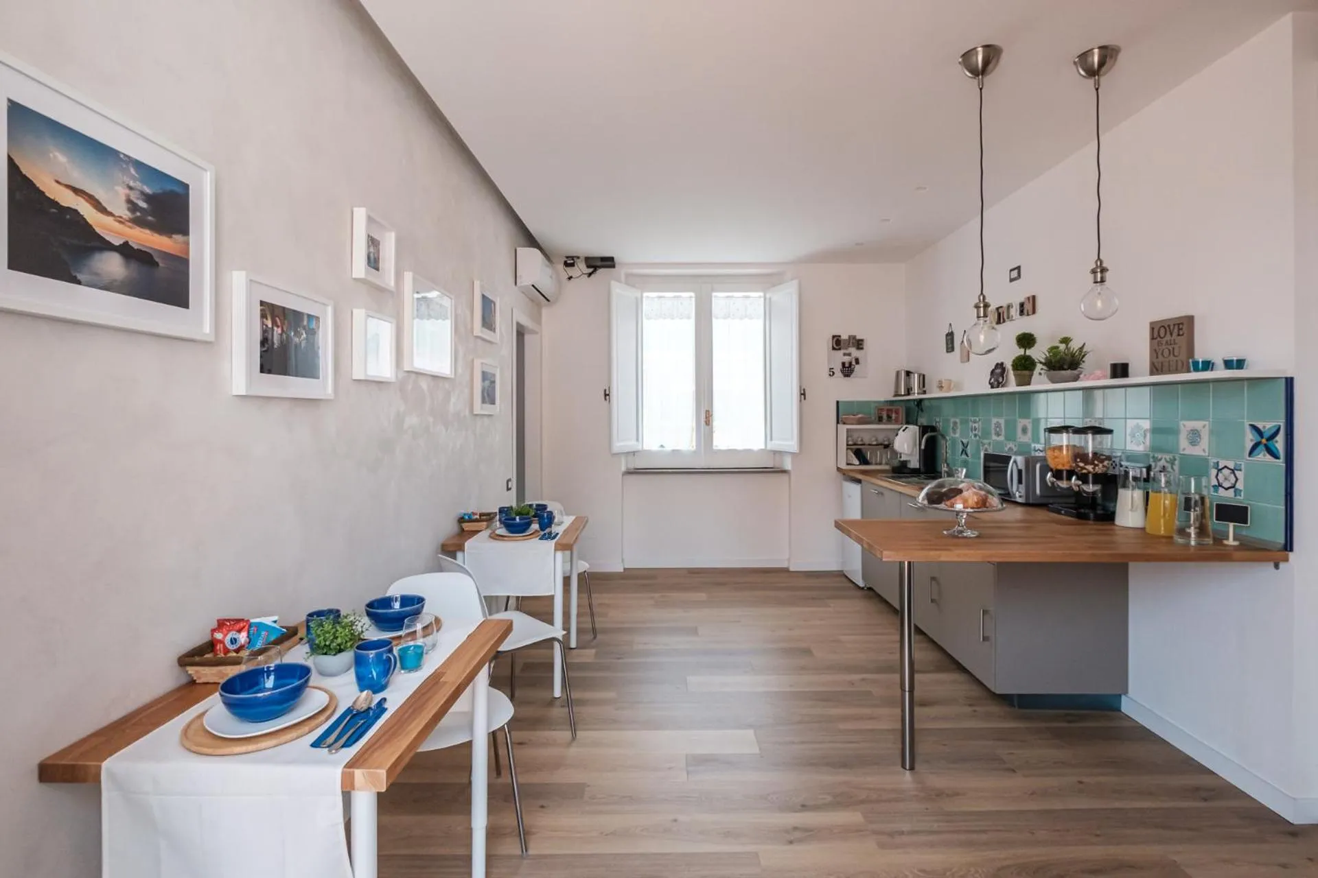 Communal kitchen in B&B Terza Luna