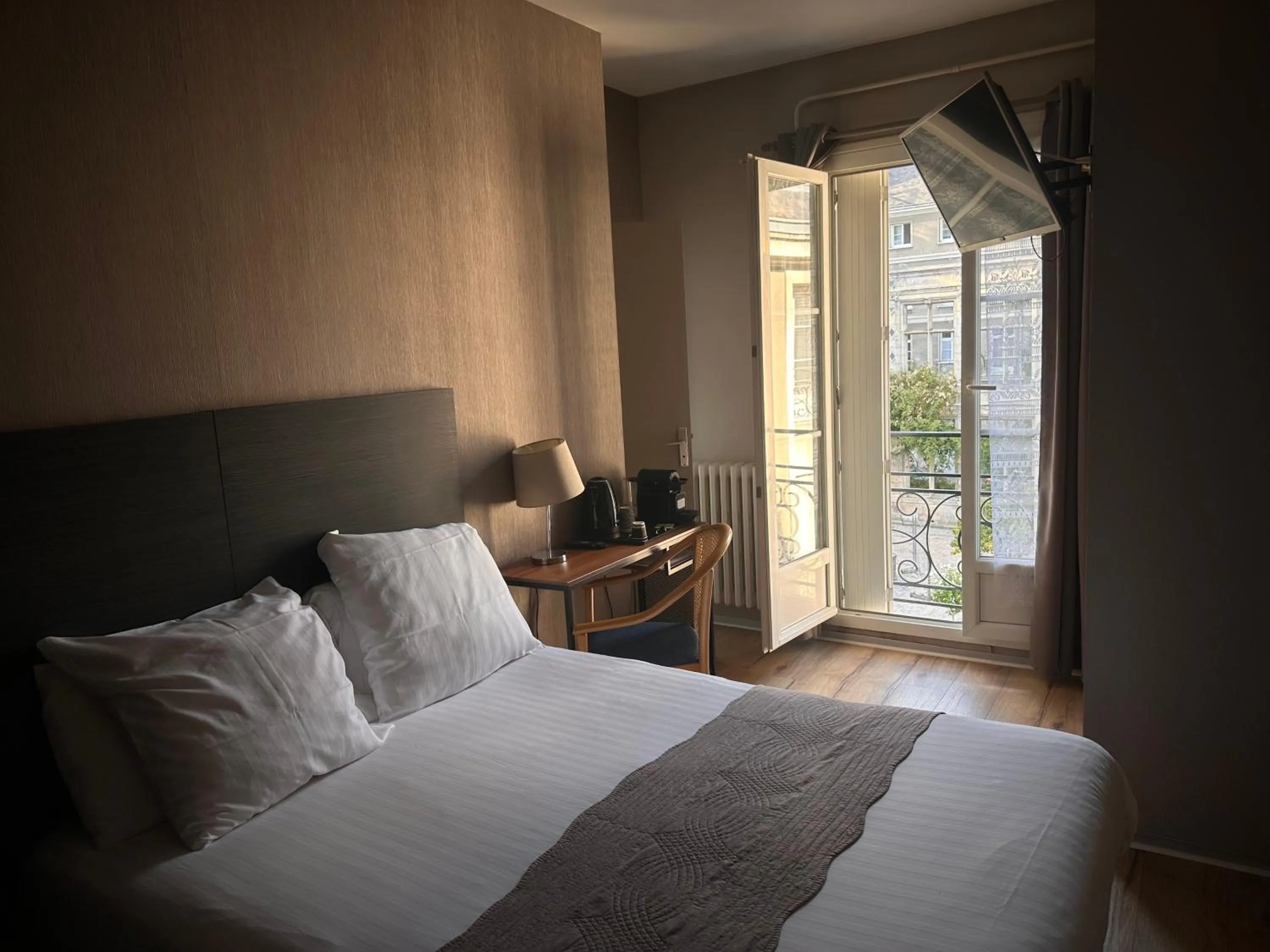 Bed in Hotel Berthelot