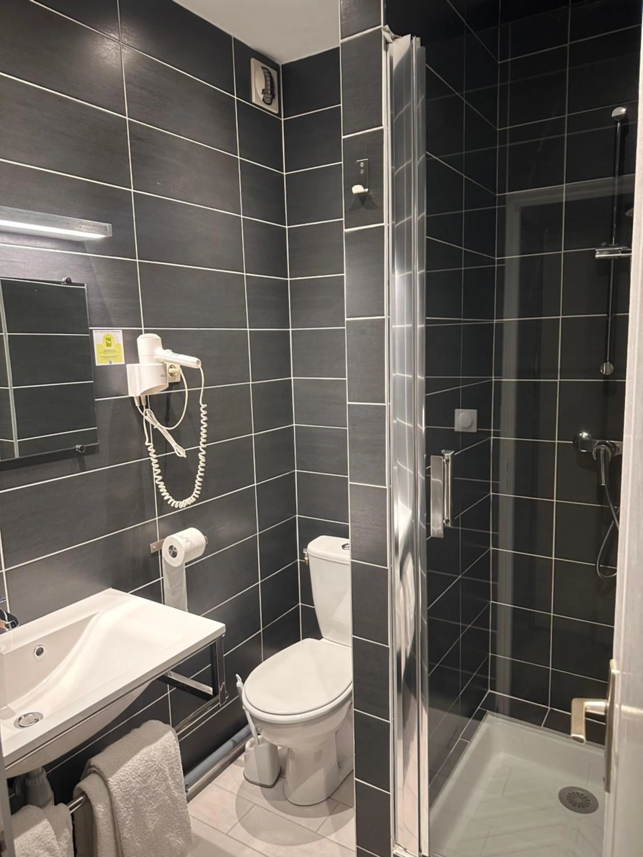 Shower in Hotel Berthelot