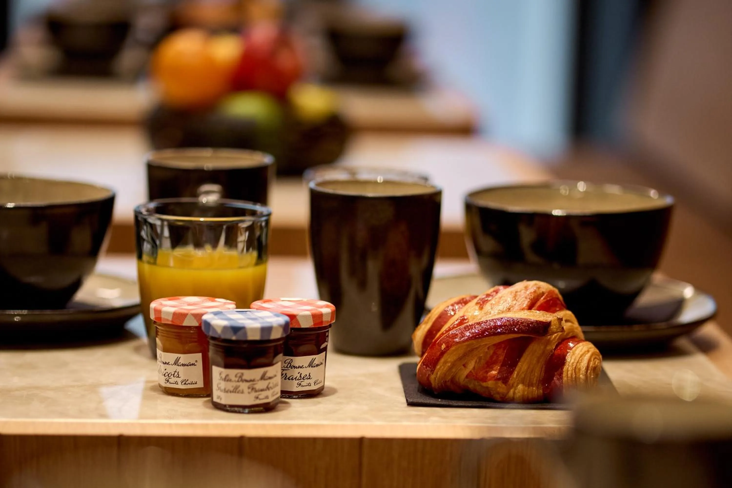 Breakfast in 6 VH Hotel