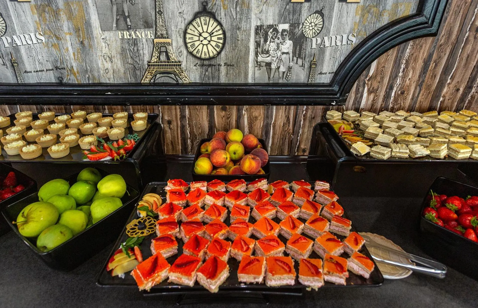 Restaurant/places to eat in Mercury Hotel- All Inclusive