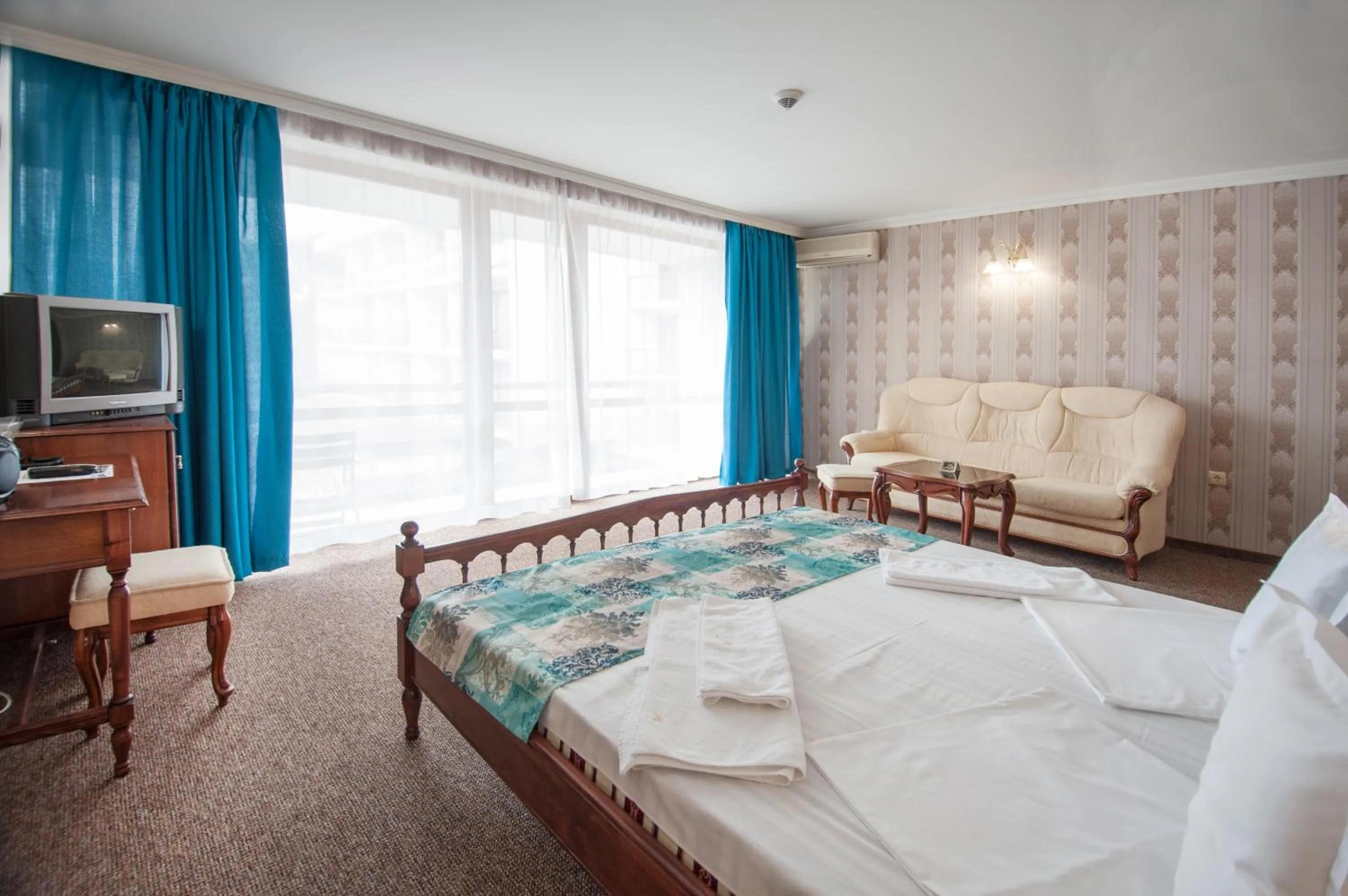 Bedroom, Bed in Mercury Hotel- All Inclusive