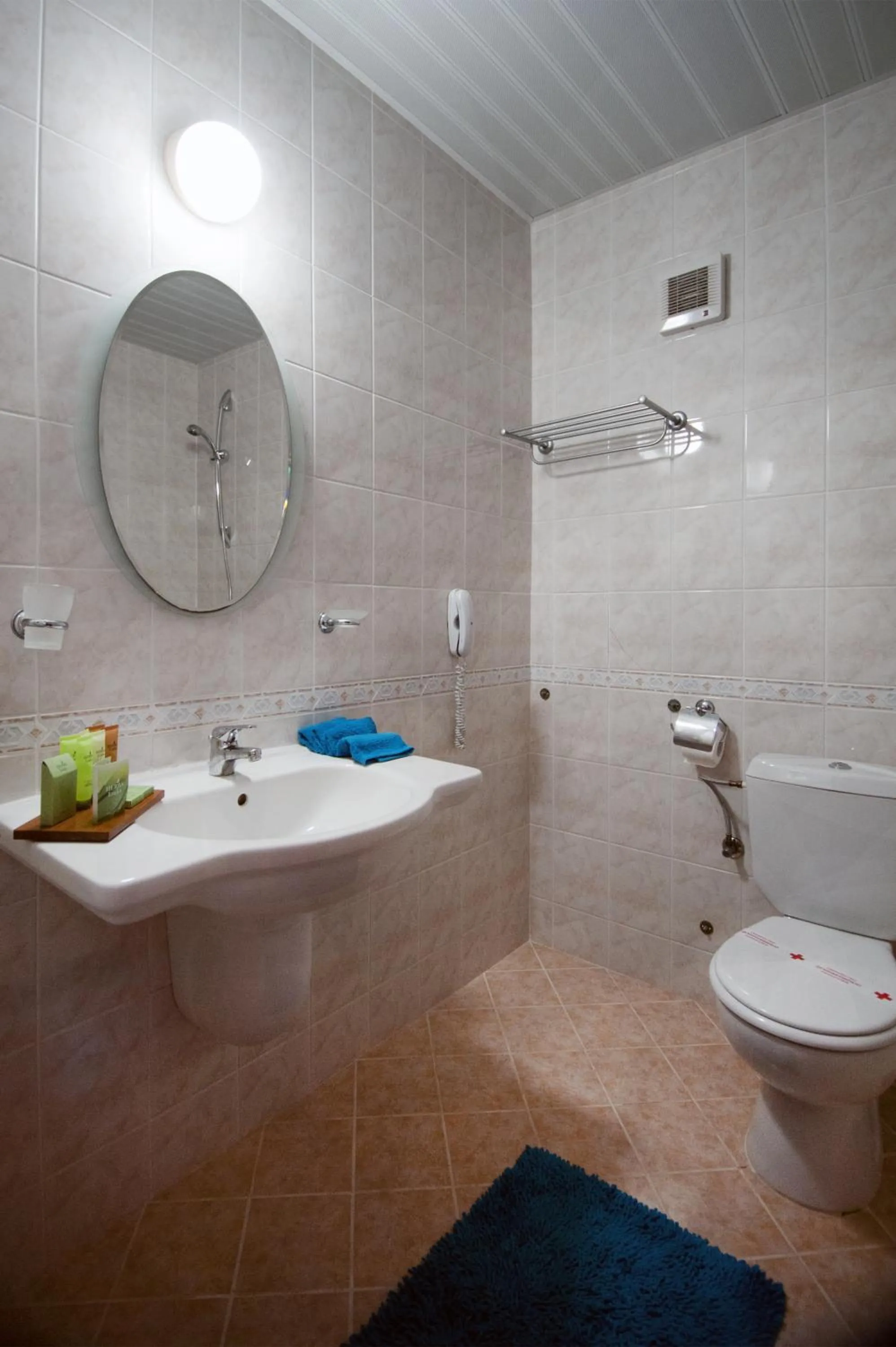 Toilet in Mercury Hotel- All Inclusive