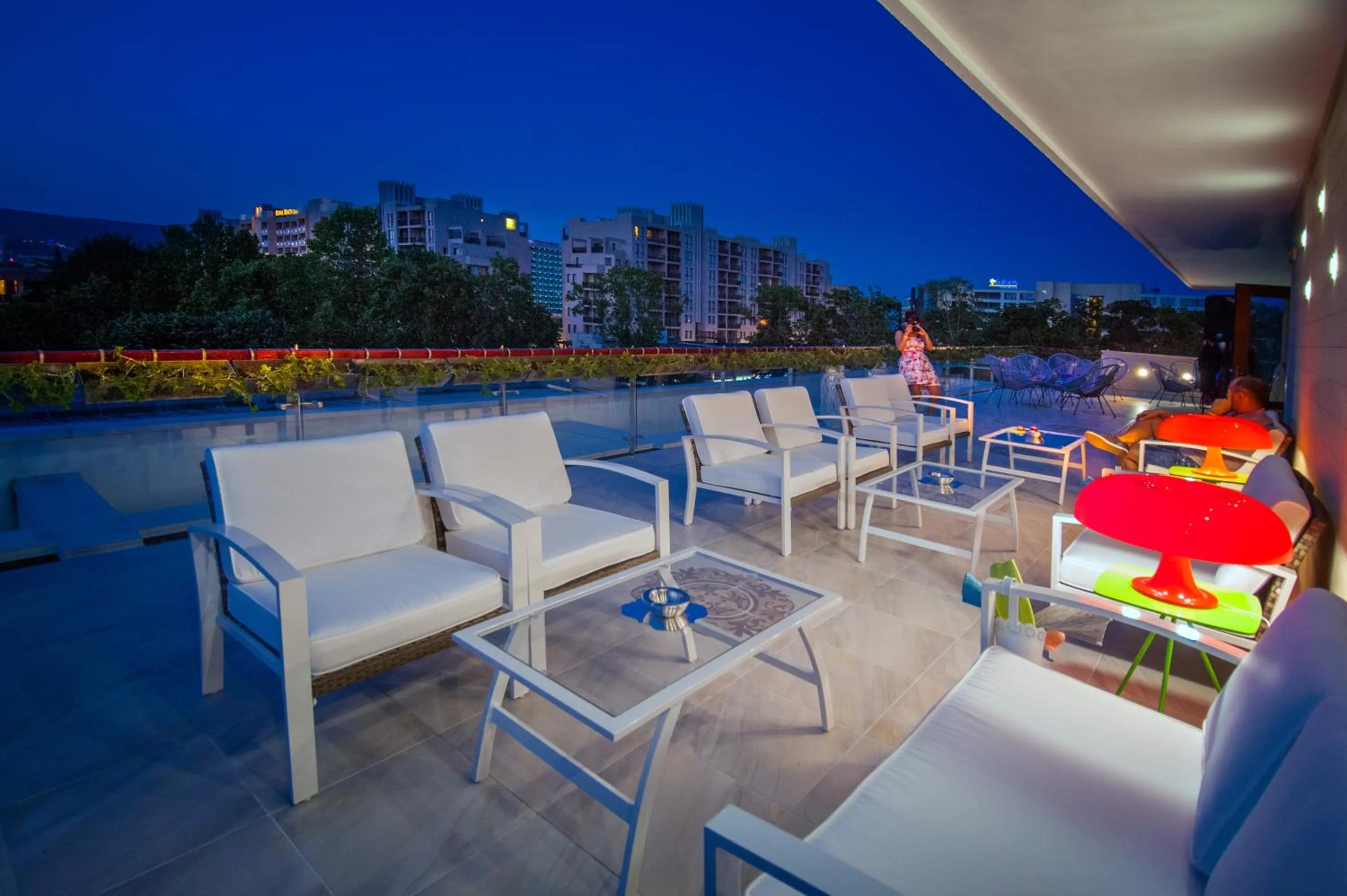 Entertainment in Mercury Hotel- All Inclusive