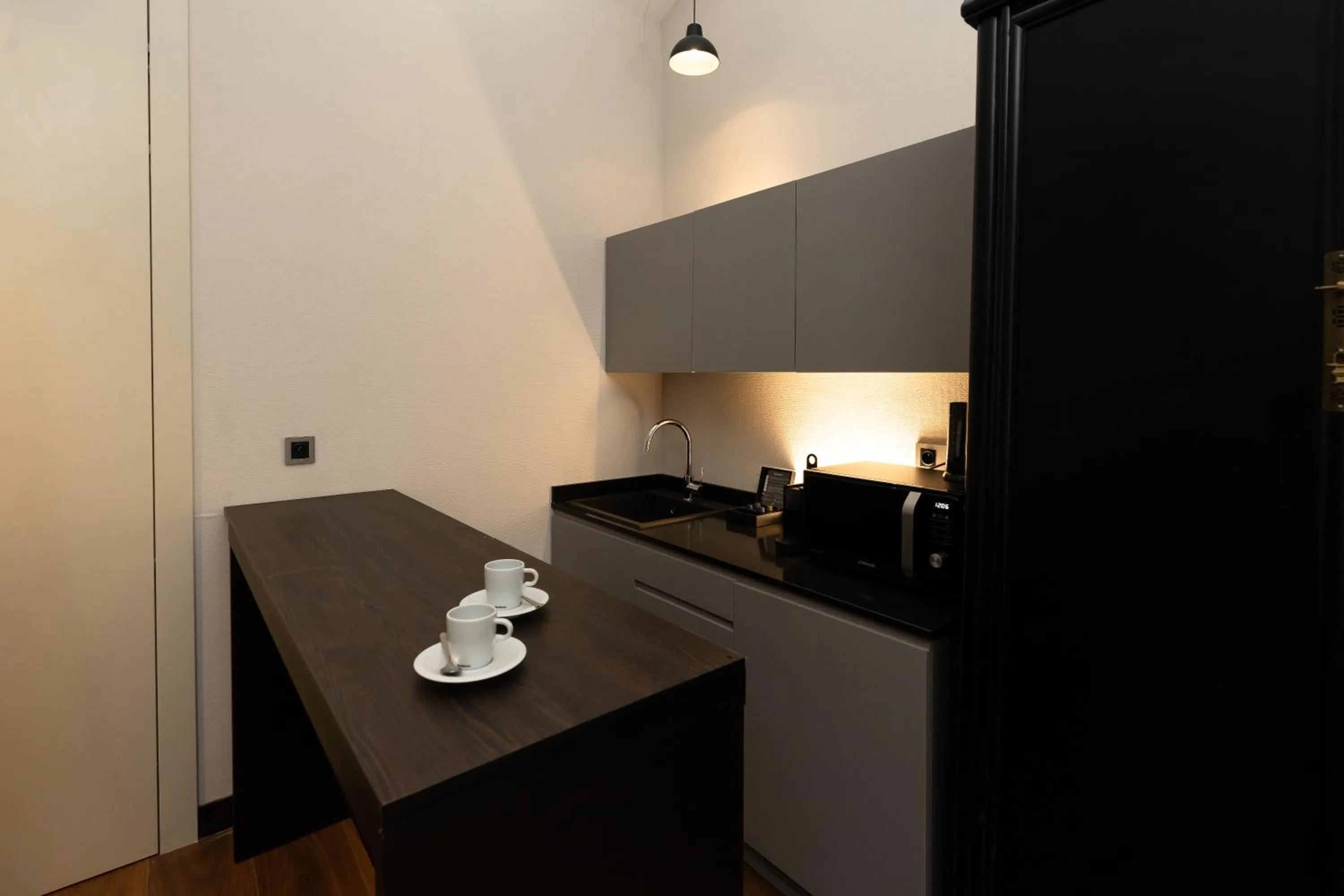 Kitchen or kitchenette in Quentin Prague Hotel