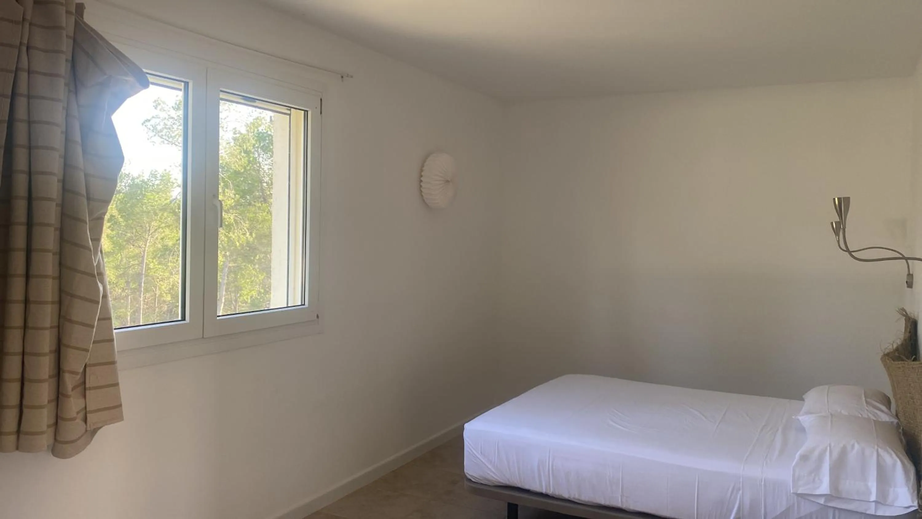 Bed in Hotel Fundació L'Olivar