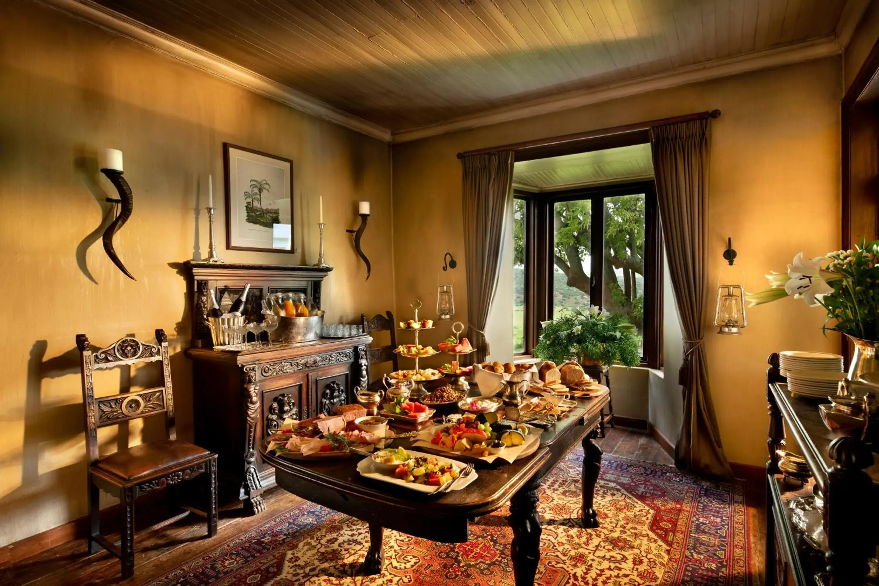 Food and drinks in Gorah Elephant Camp Food and drinks in Gorah Elephant Camp