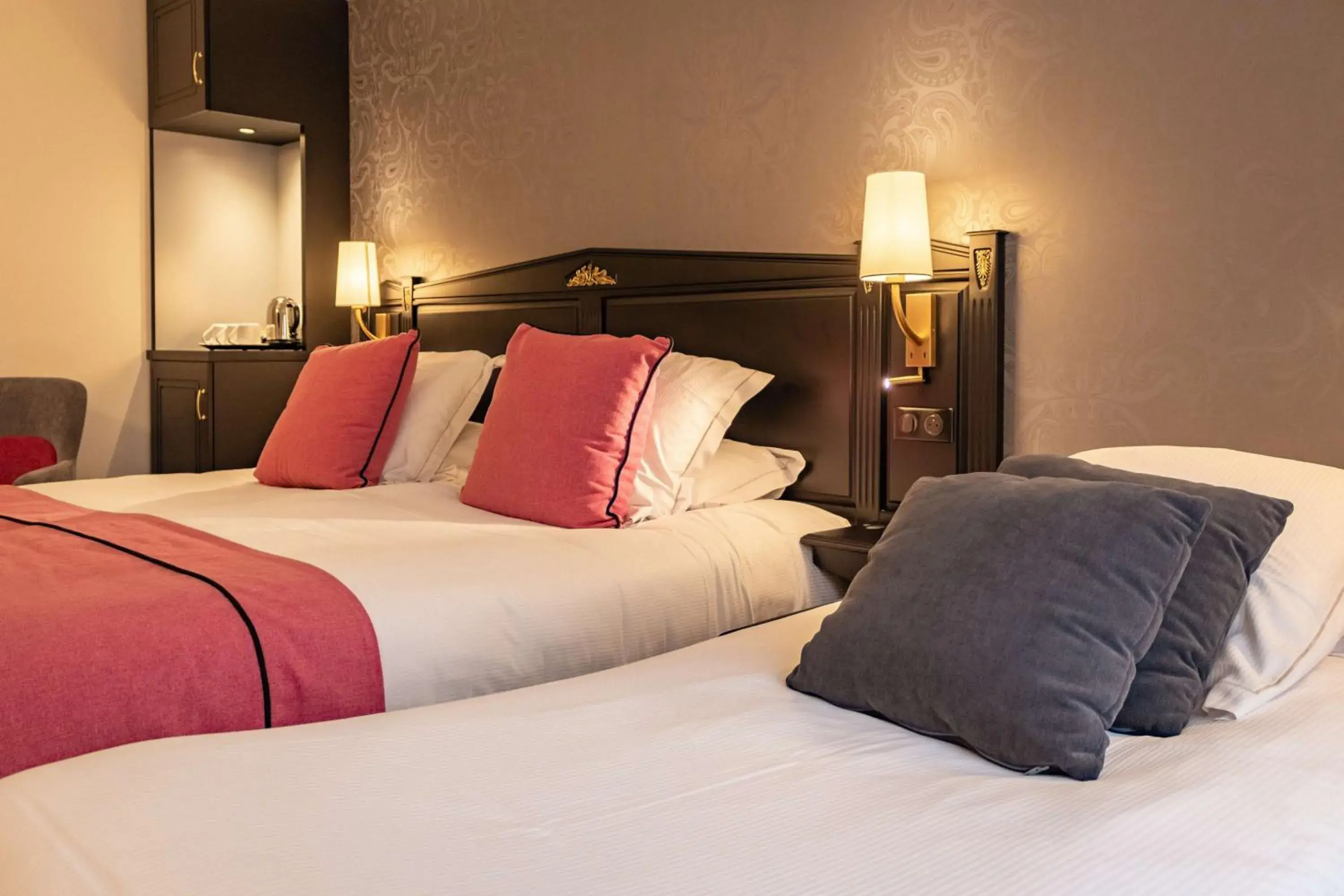 Bedroom, Bed in Best Western Plus Le Moderne Bedroom, Bed in Best Western Plus Le Moderne