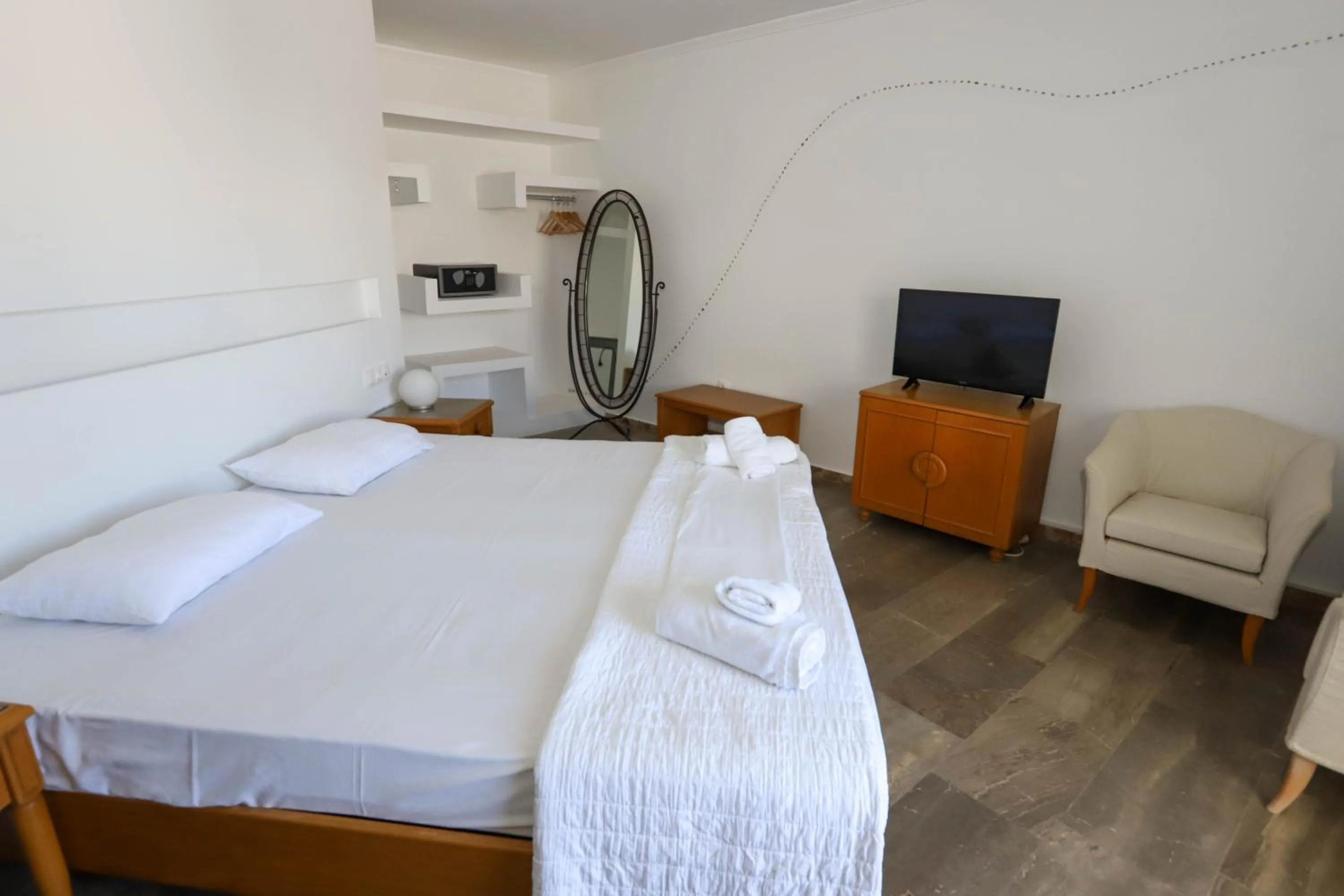 Bed in Aeolos Bay Tinos