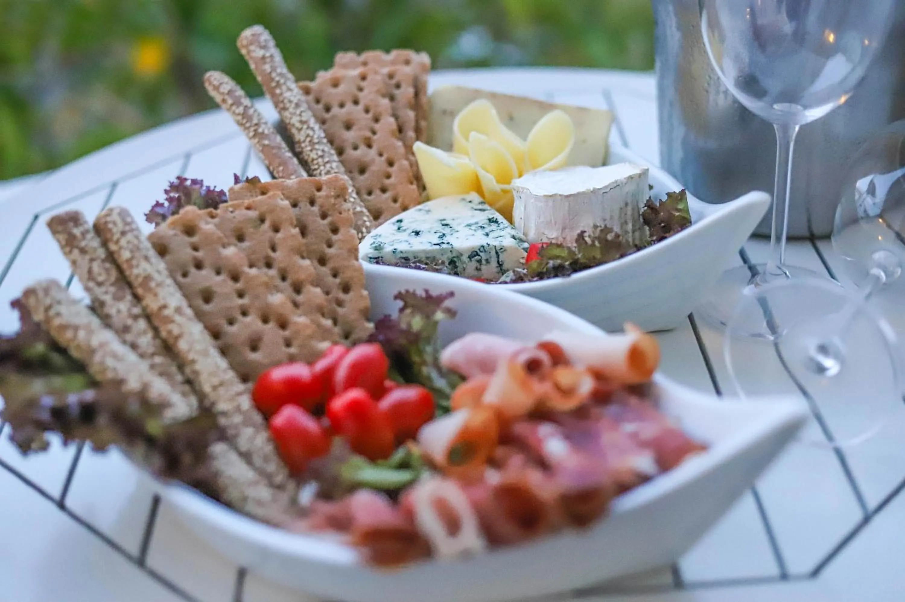 Food and drinks in Aeolos Bay Tinos