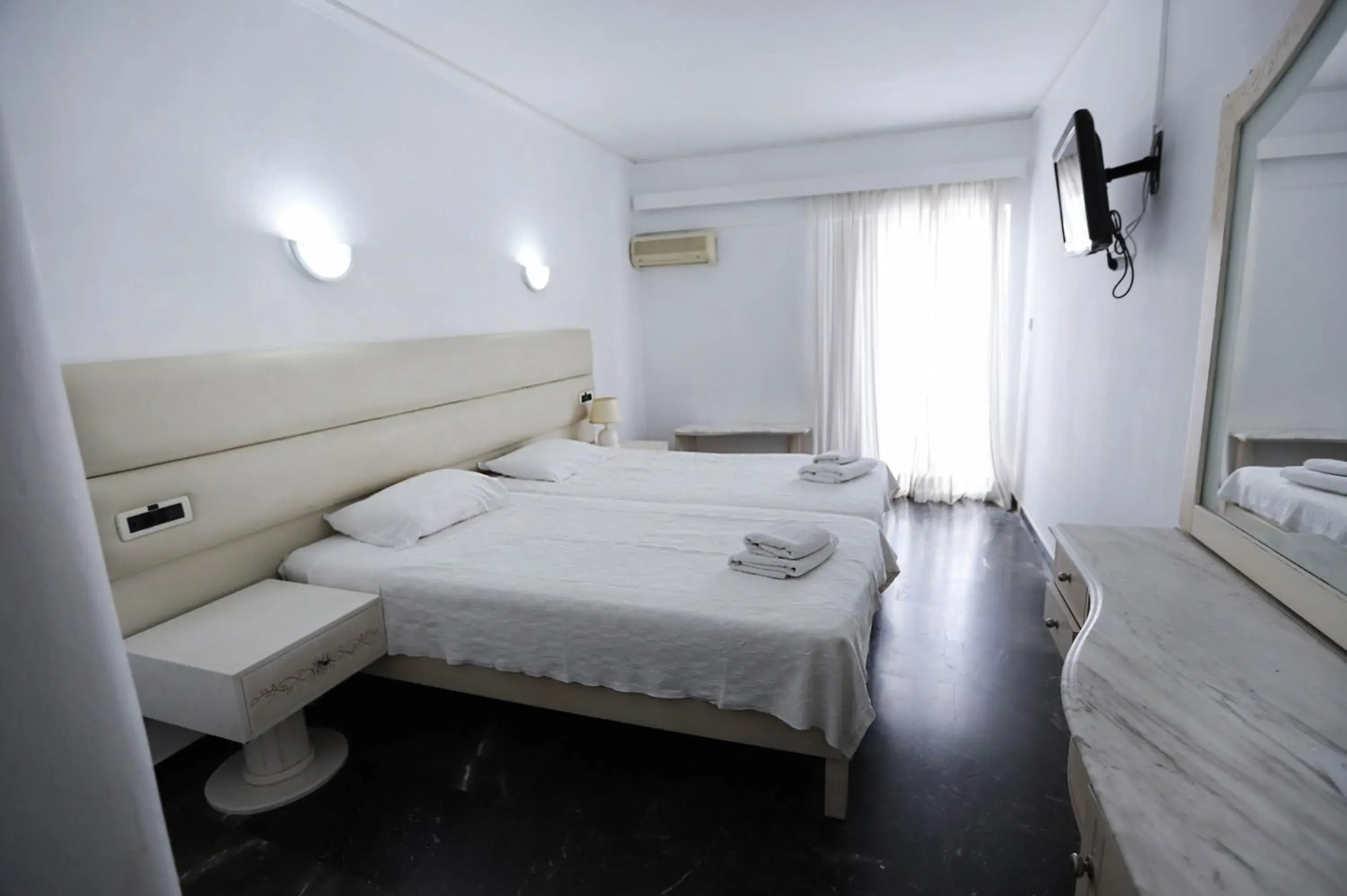 Standard Double or Twin Room with Balcony in Aeolos Bay Tinos Standard Double or Twin Room with Balcony in Aeolos Bay Tinos