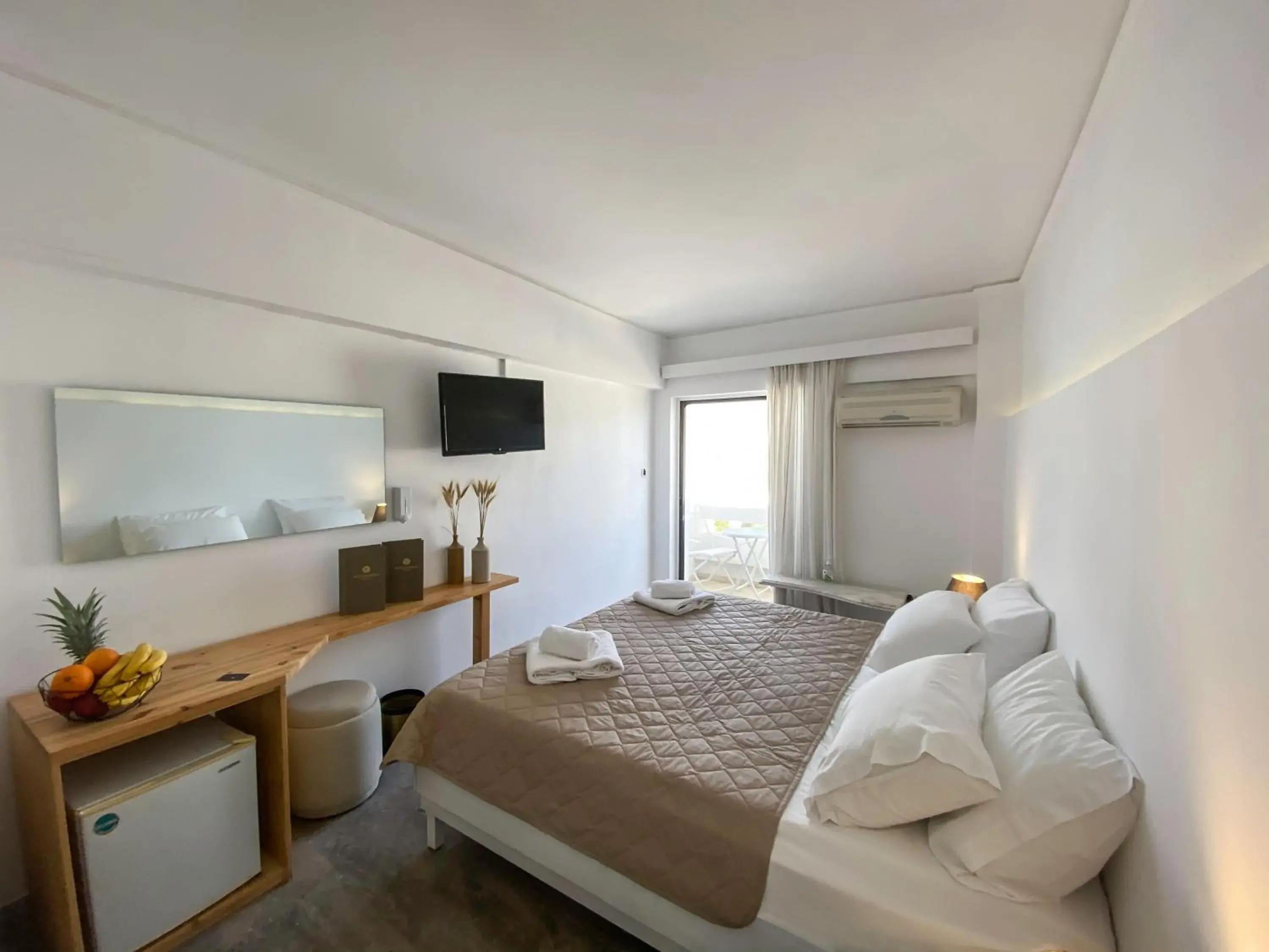 Standard Triple Room in Aeolos Bay Tinos Standard Triple Room in Aeolos Bay Tinos