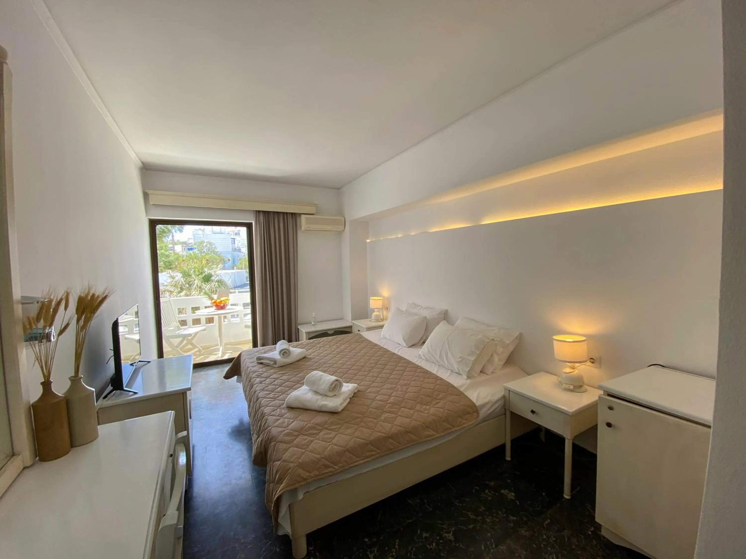 Bed in Aeolos Bay Tinos