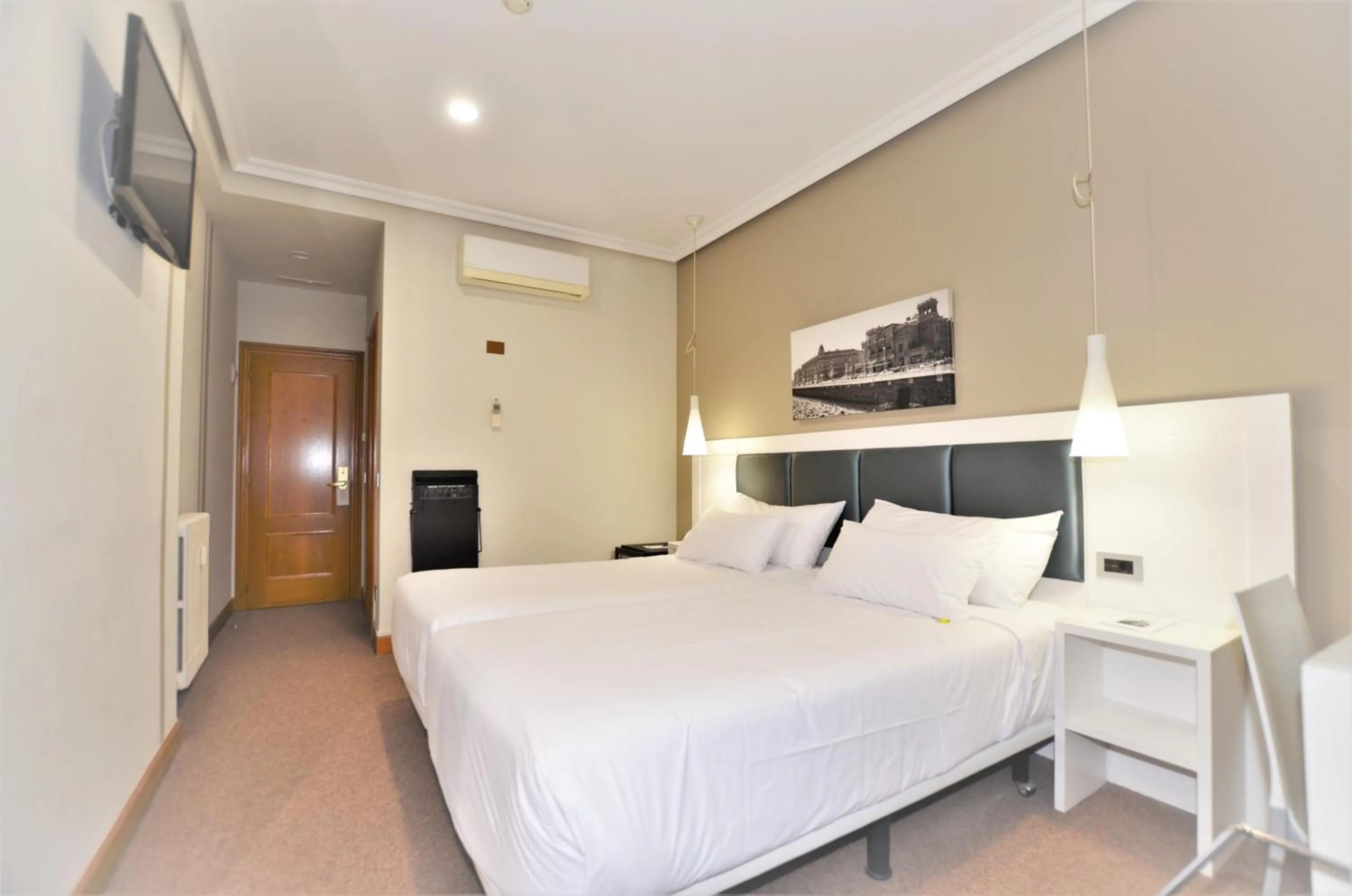 Casino, Bed in Pensión Alemana