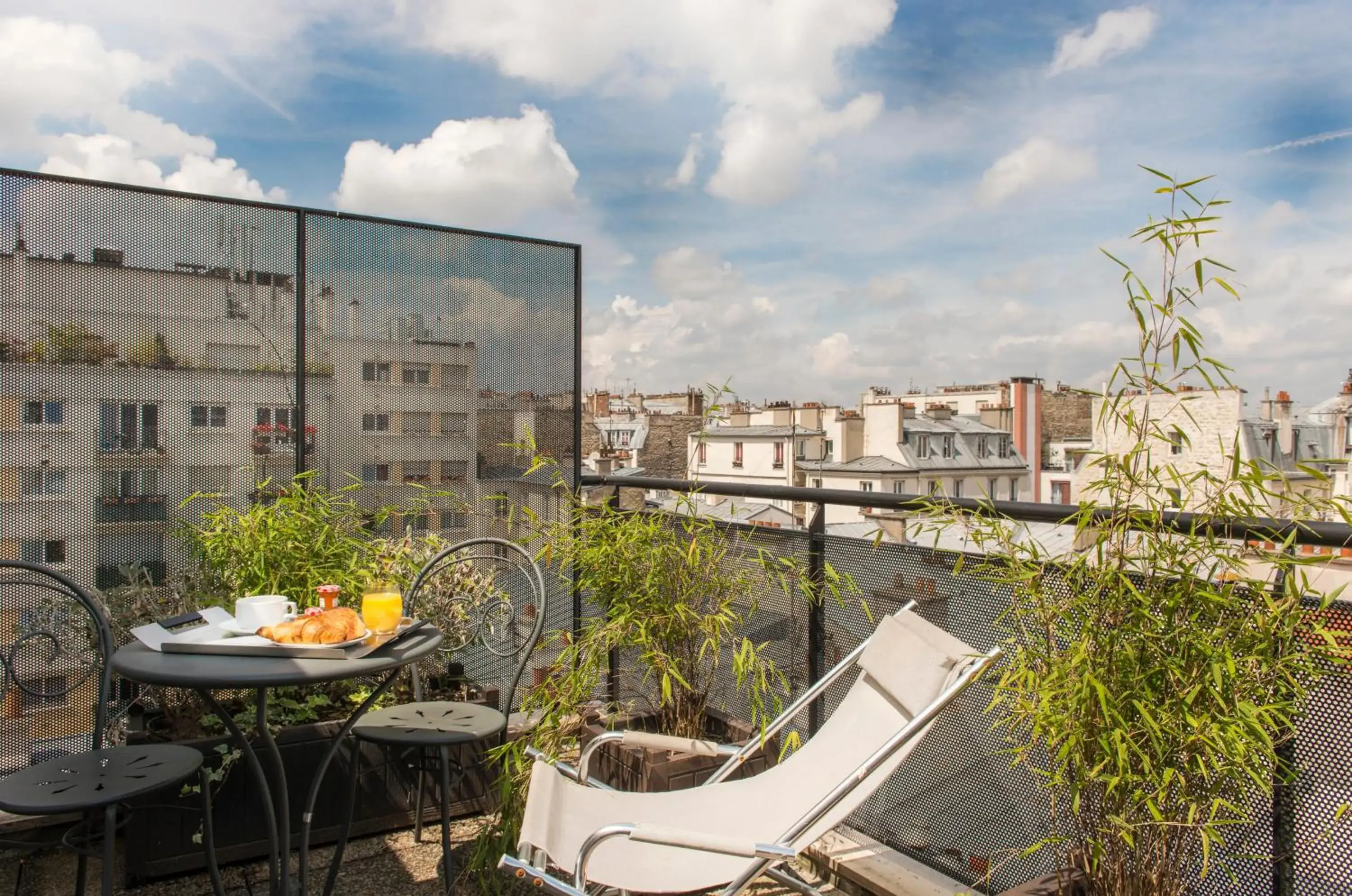 Bed in Dièse Hôtel Bastille Bed in Dièse Hôtel Bastille