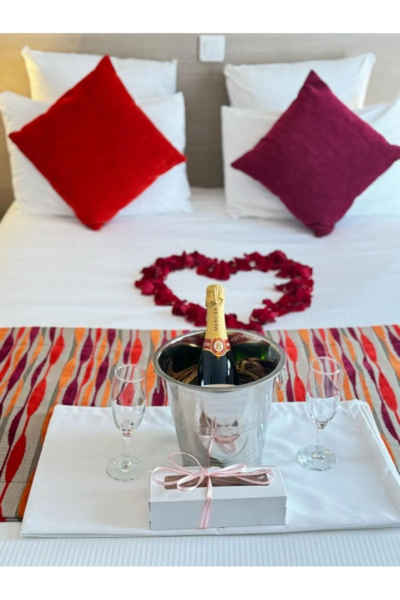 Decorative detail, Bed in Dièse Hôtel Bastille