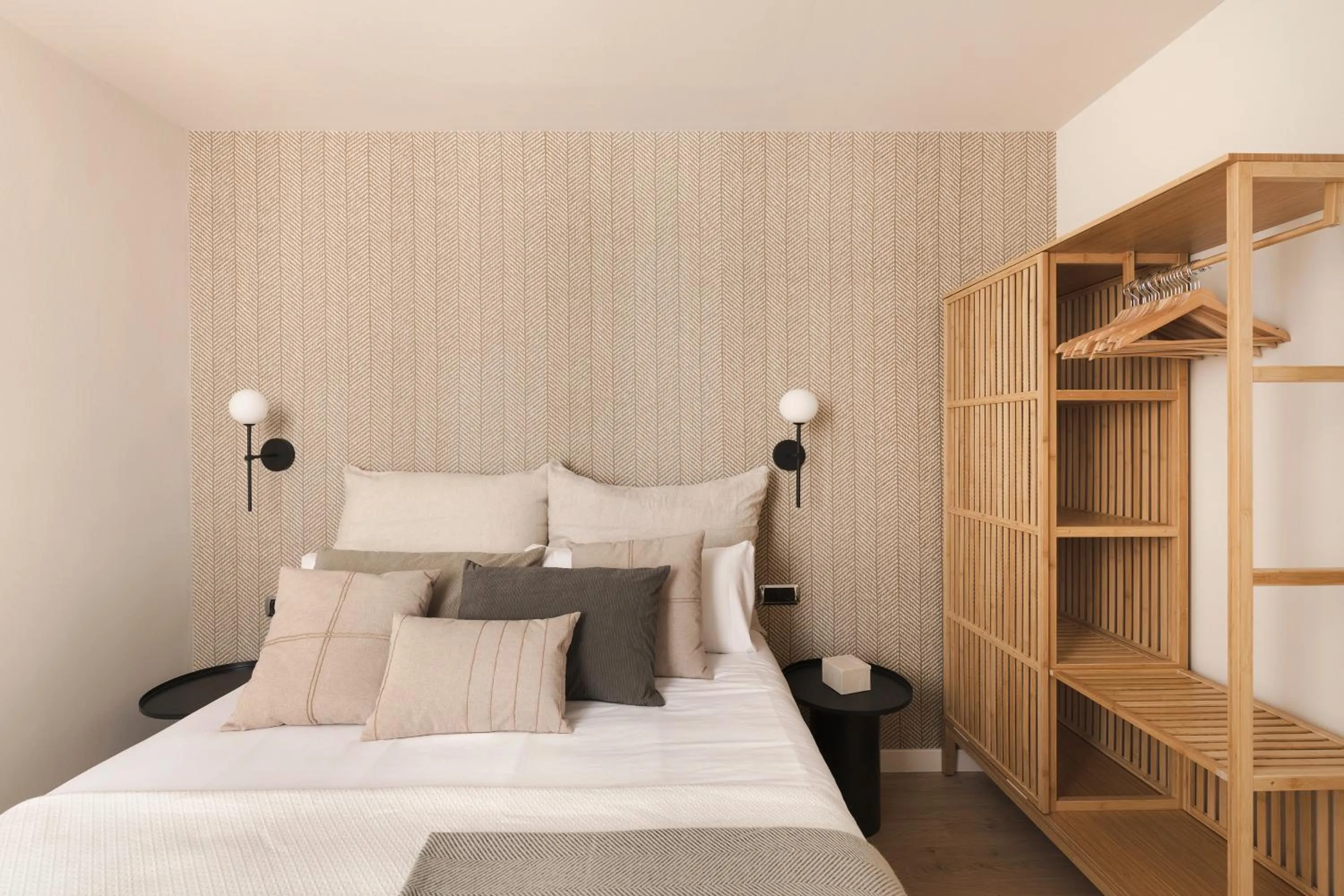 Bed in C211 Barcelona - Simaba Group