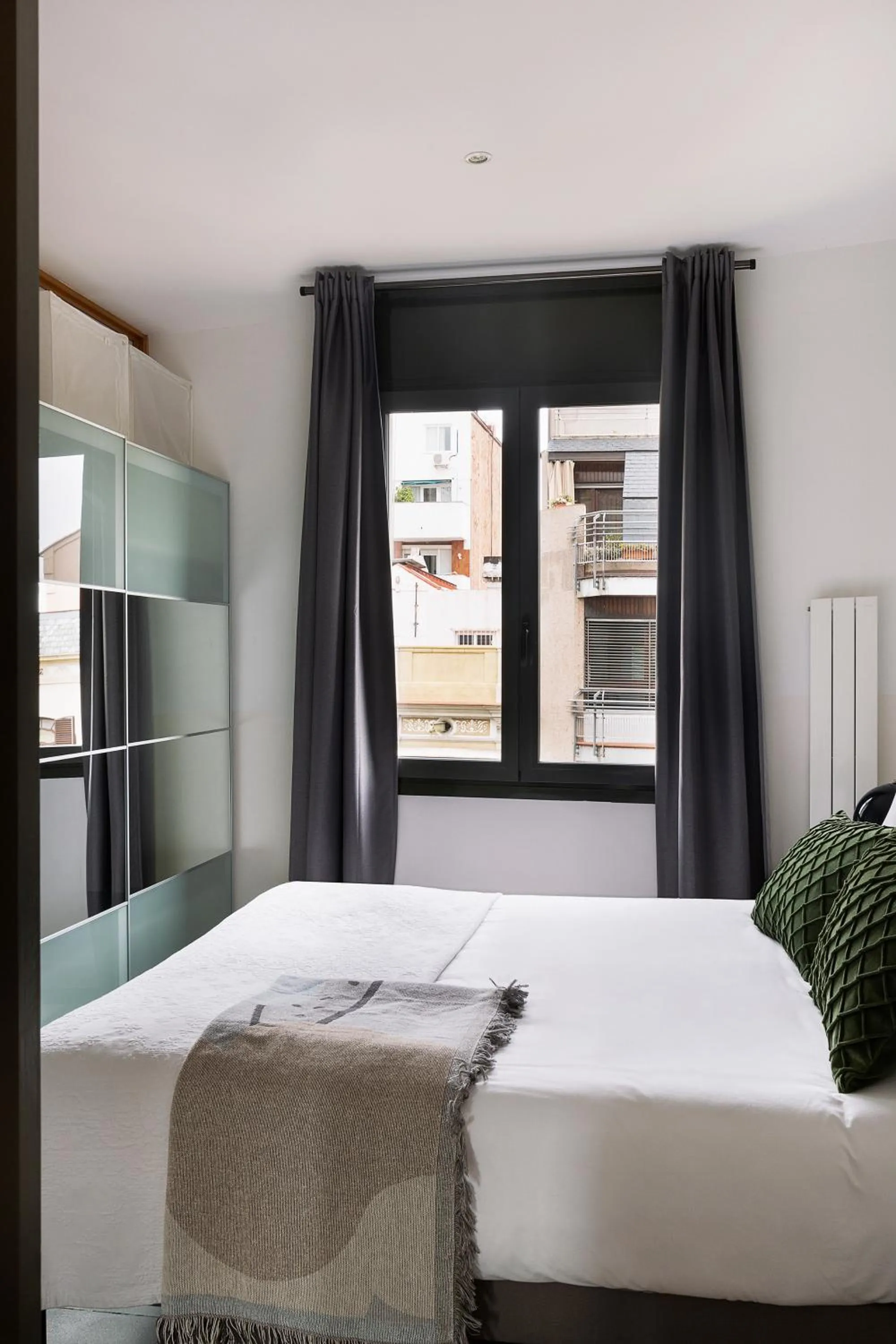 Bed in C211 Barcelona - Simaba Group