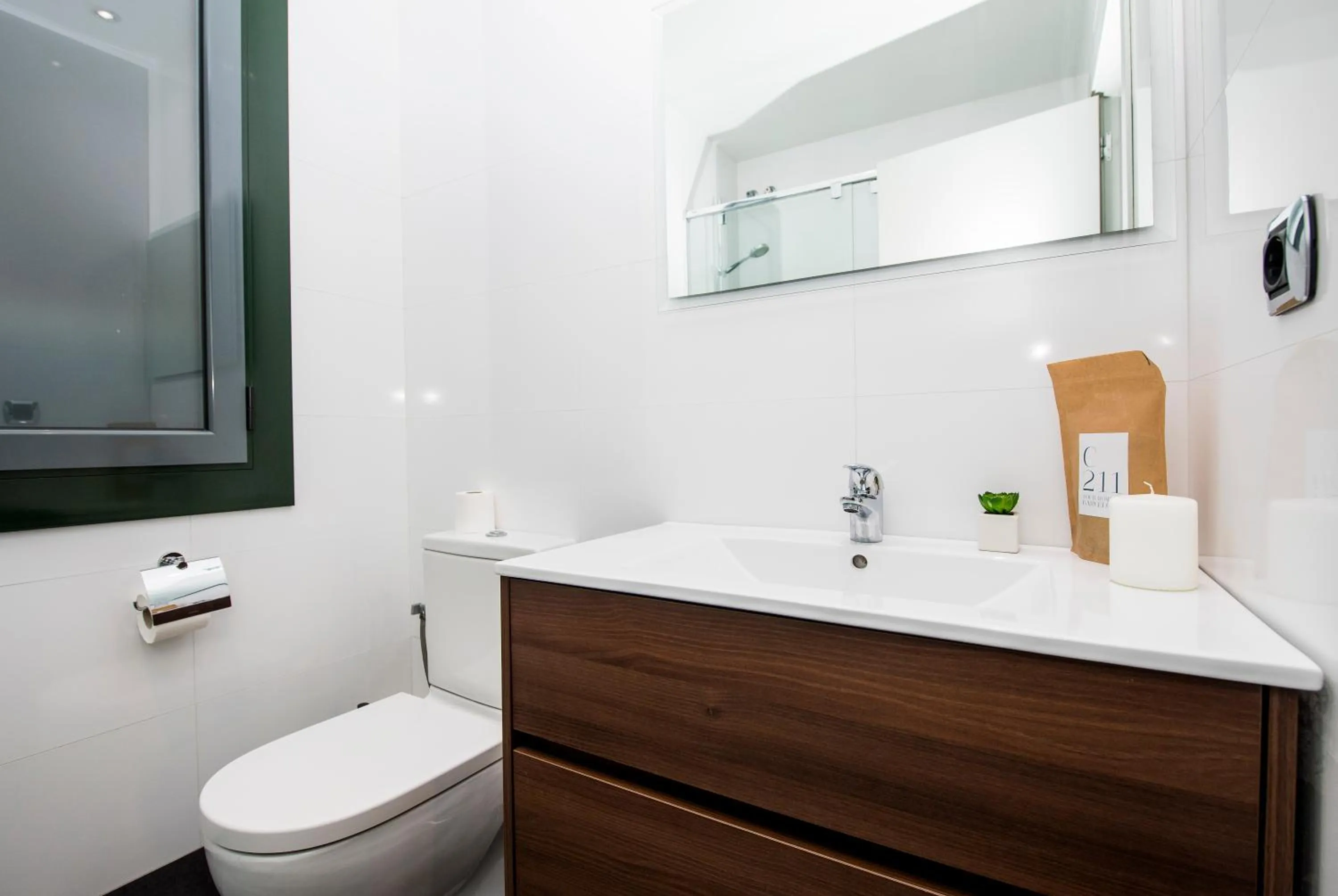 Toilet in C211 Barcelona - Simaba Group