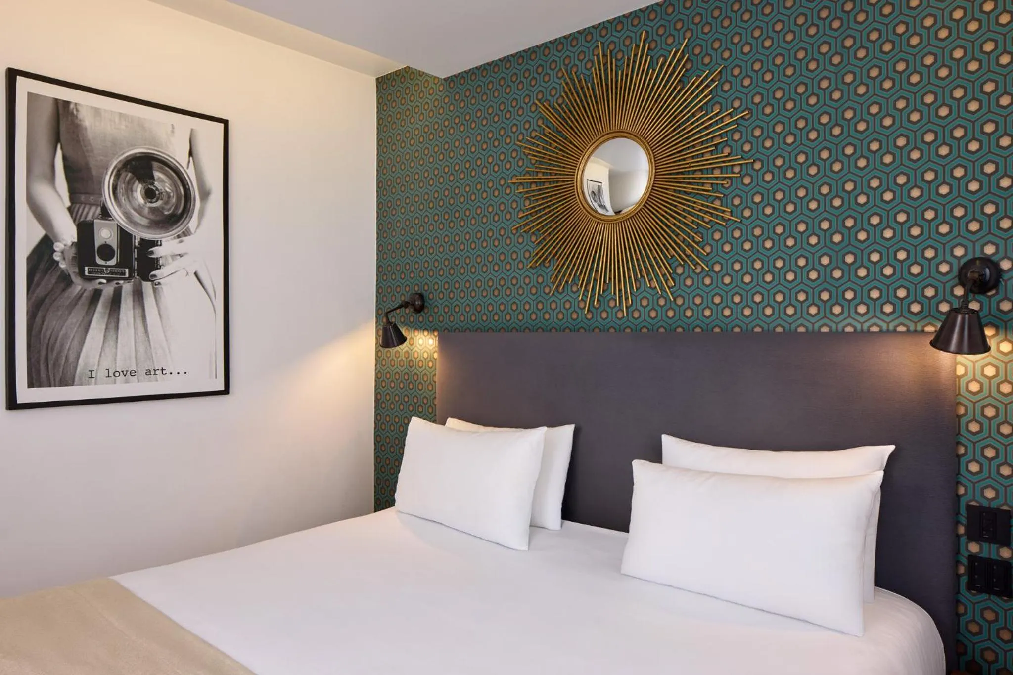 Bed in Hotel OHM by Happyculture