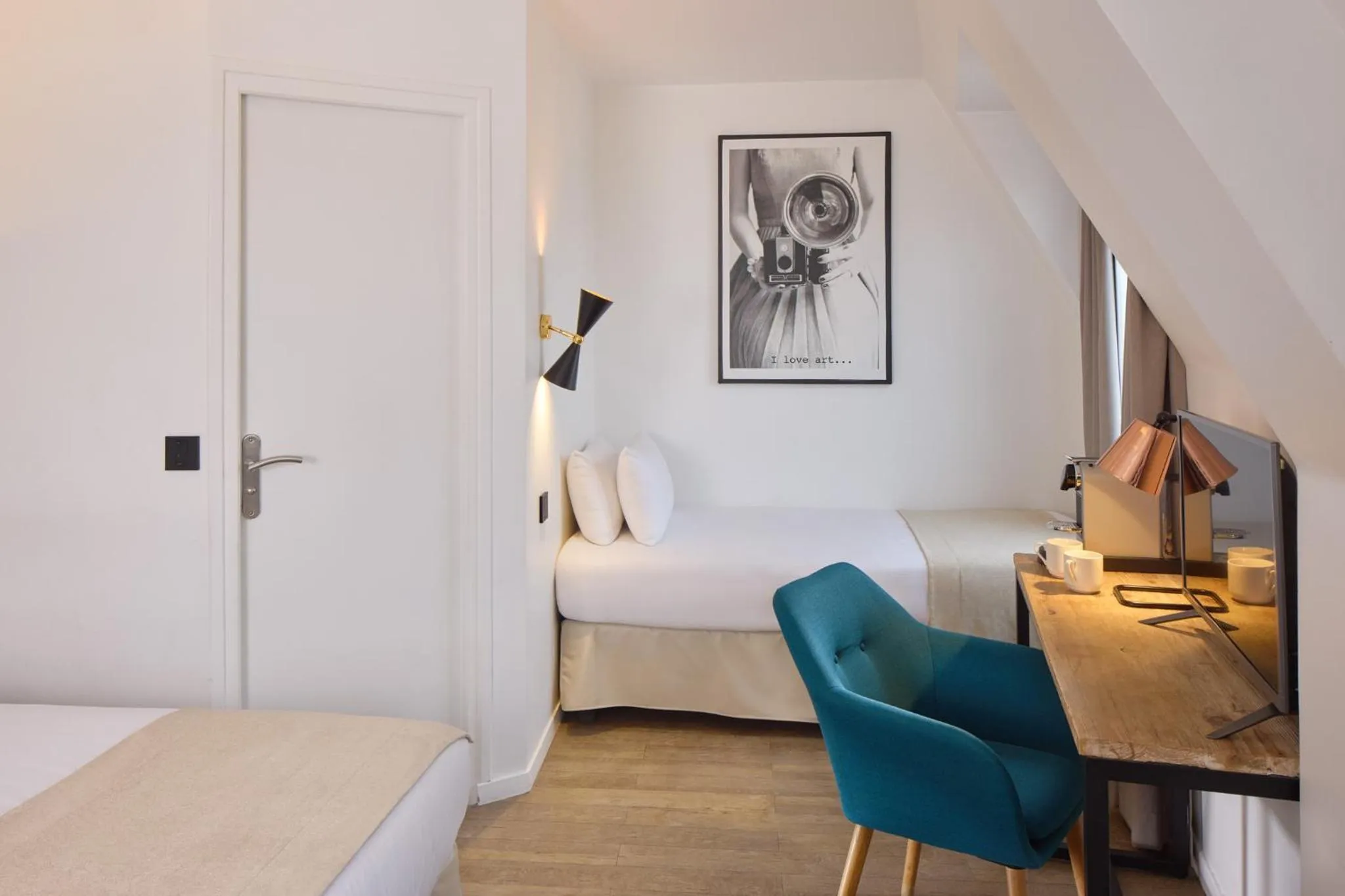 Bed in Hotel OHM by Happyculture