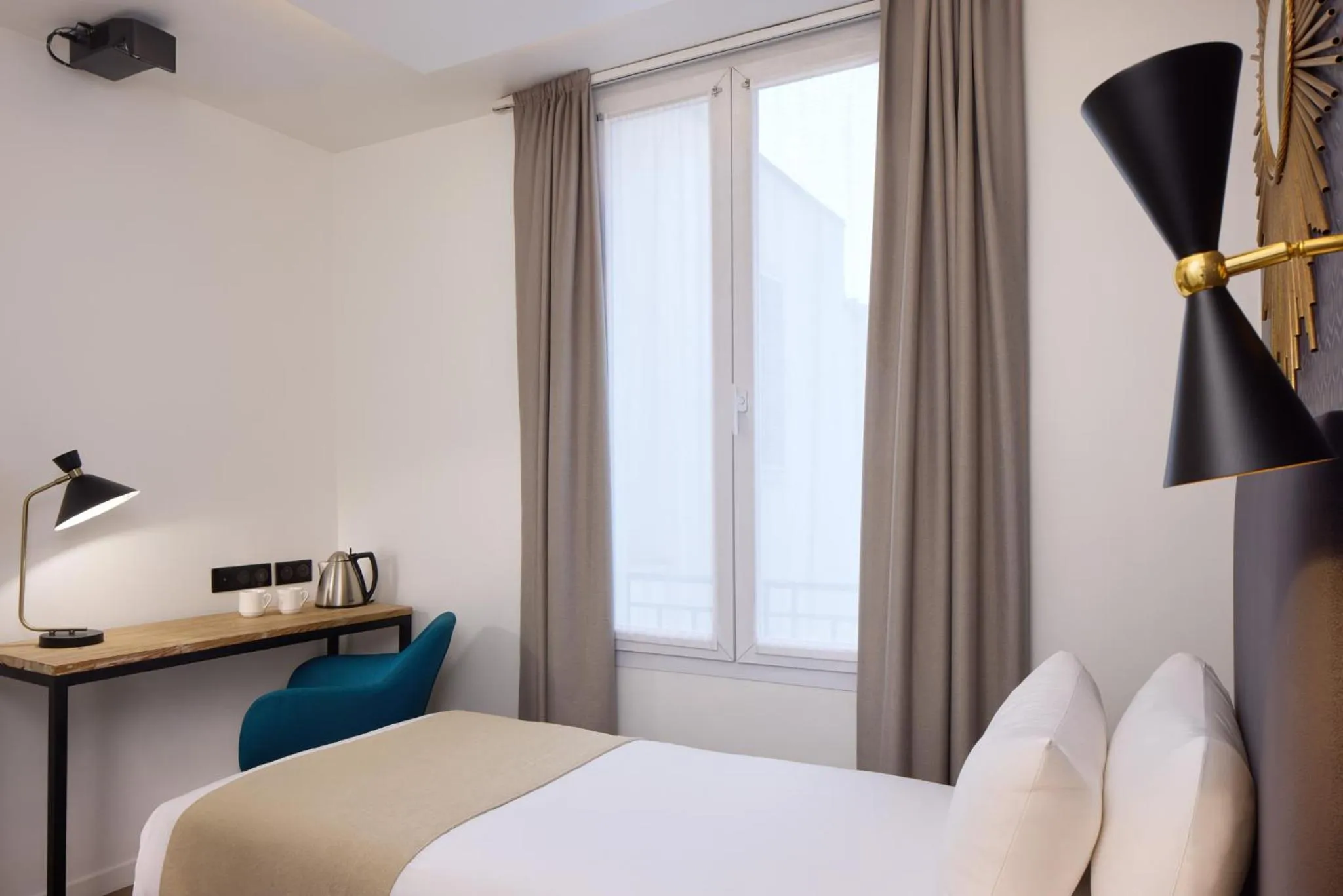 Bed in Hotel OHM by Happyculture