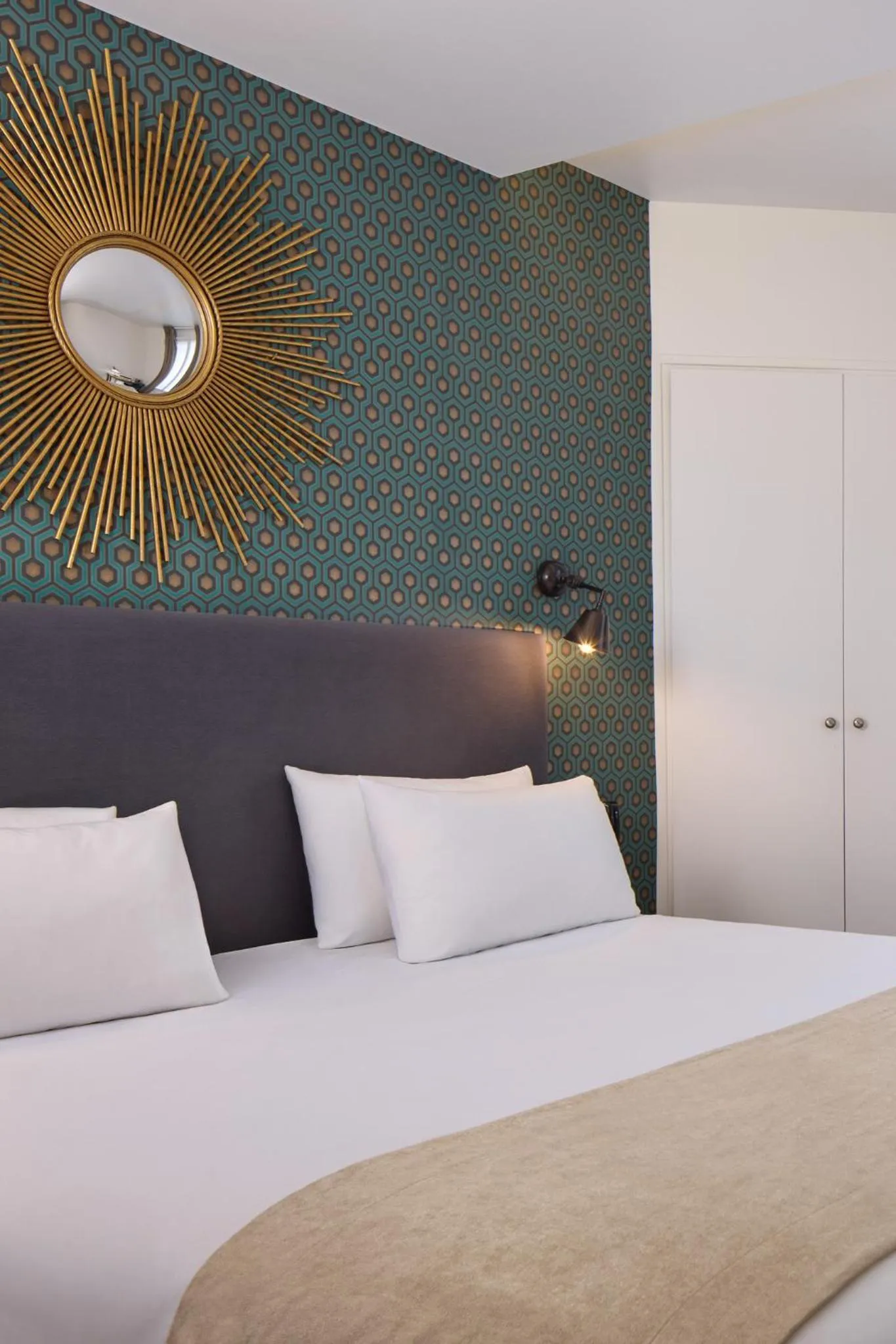 Bed in Hotel OHM by Happyculture