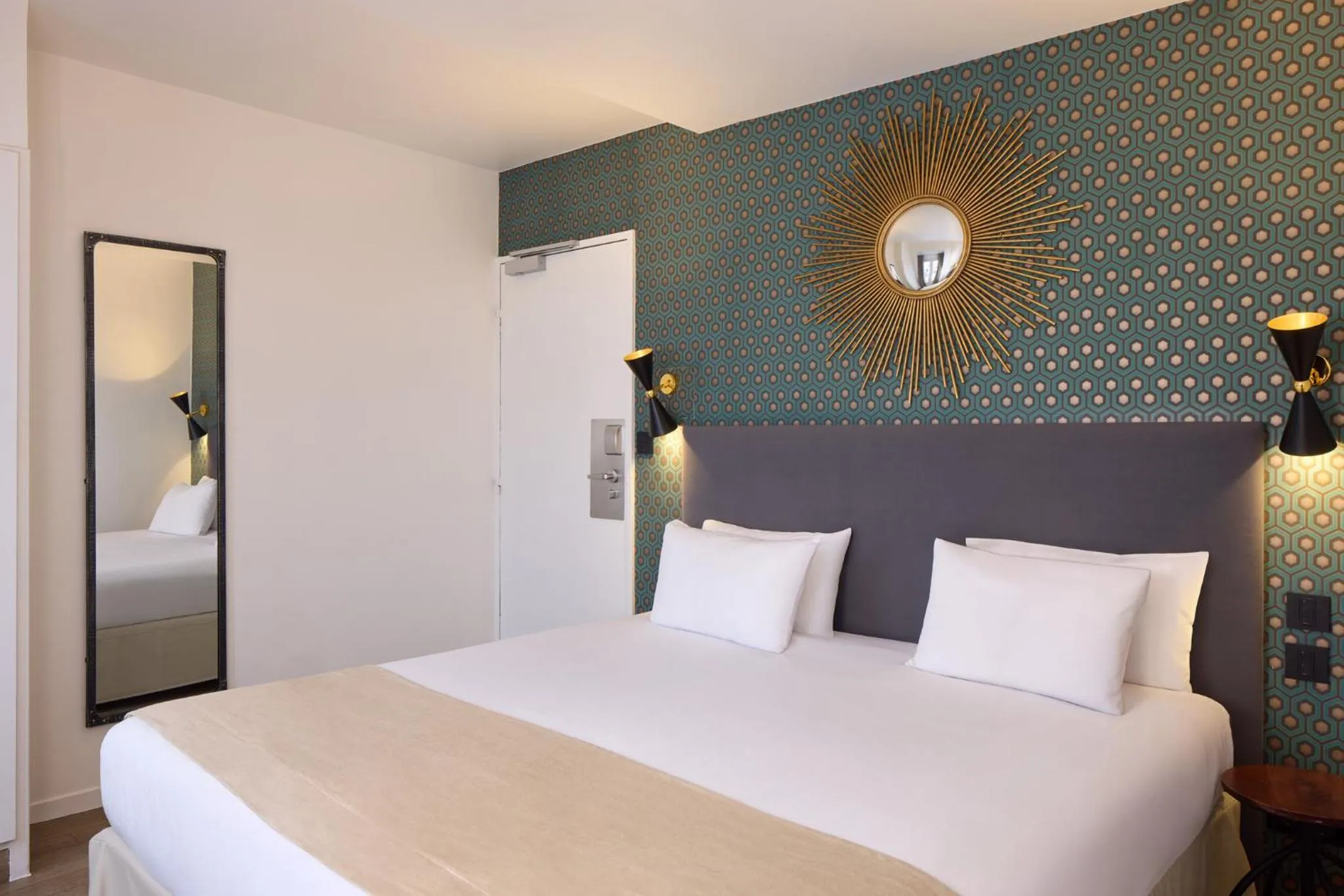 Bed in Hotel OHM by Happyculture