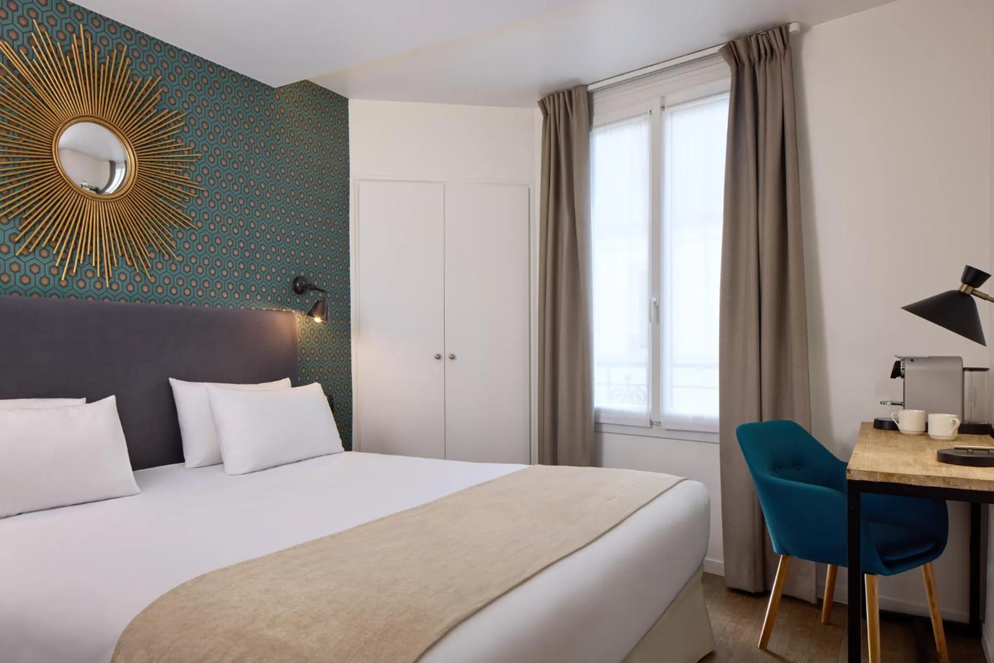 Bed in Hotel OHM by Happyculture