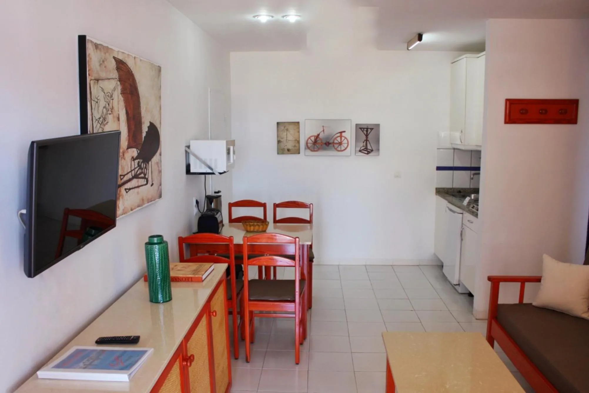 TV and multimedia in Cura Sol