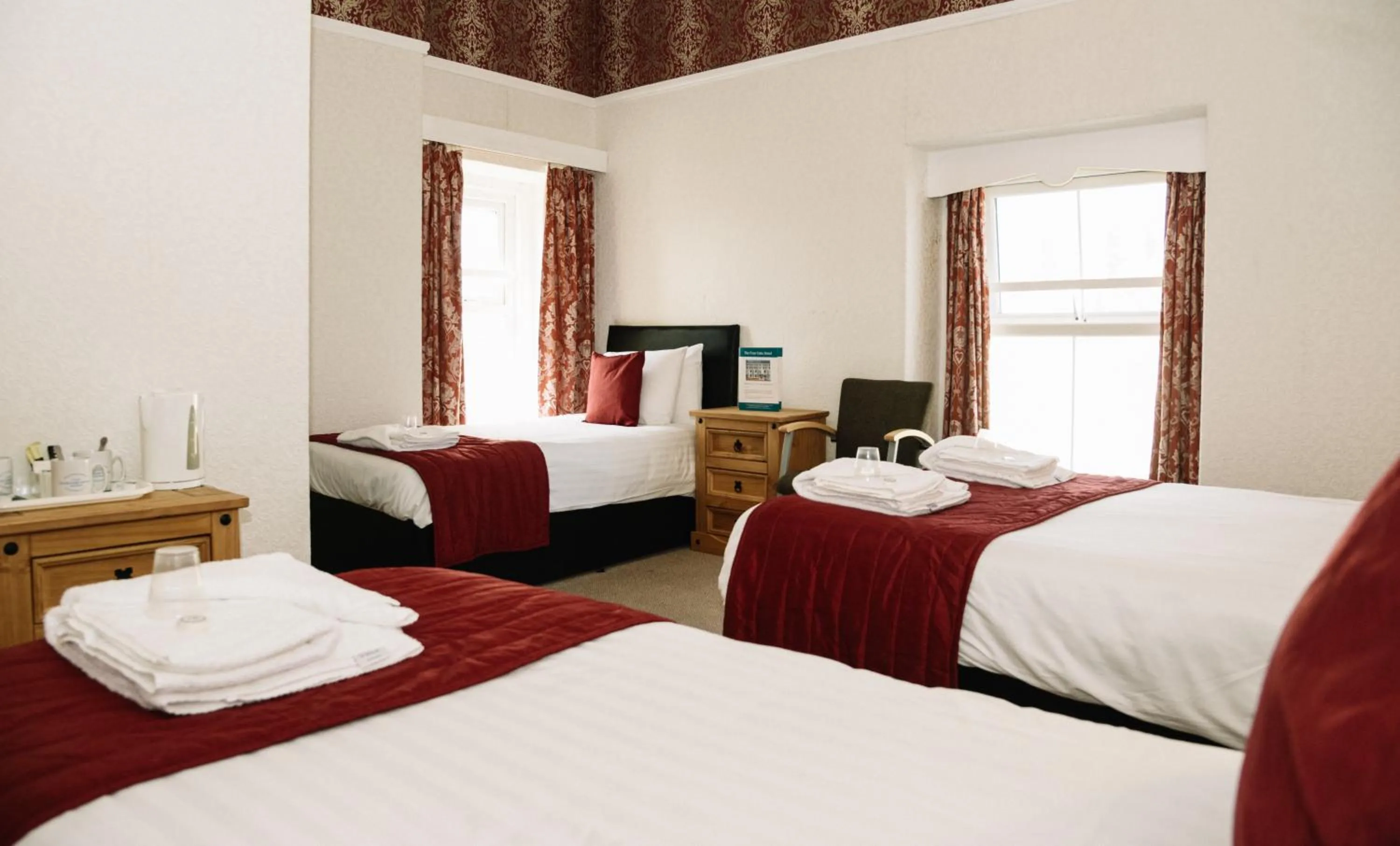 Bed in Four Oaks Hotel