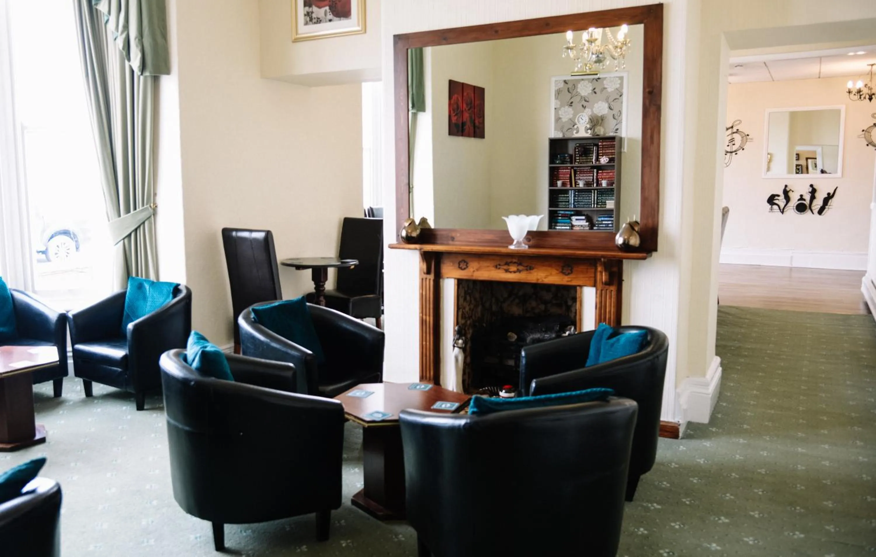 Seating area in Four Oaks Hotel