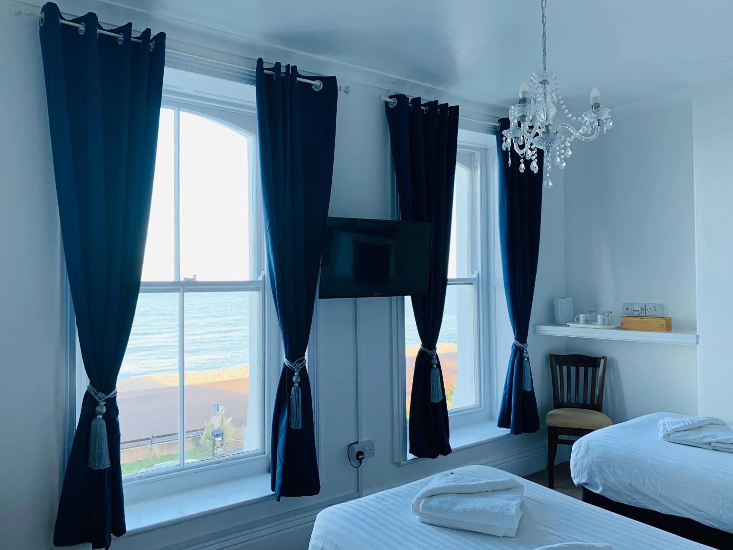 Bed in Four Oaks Hotel