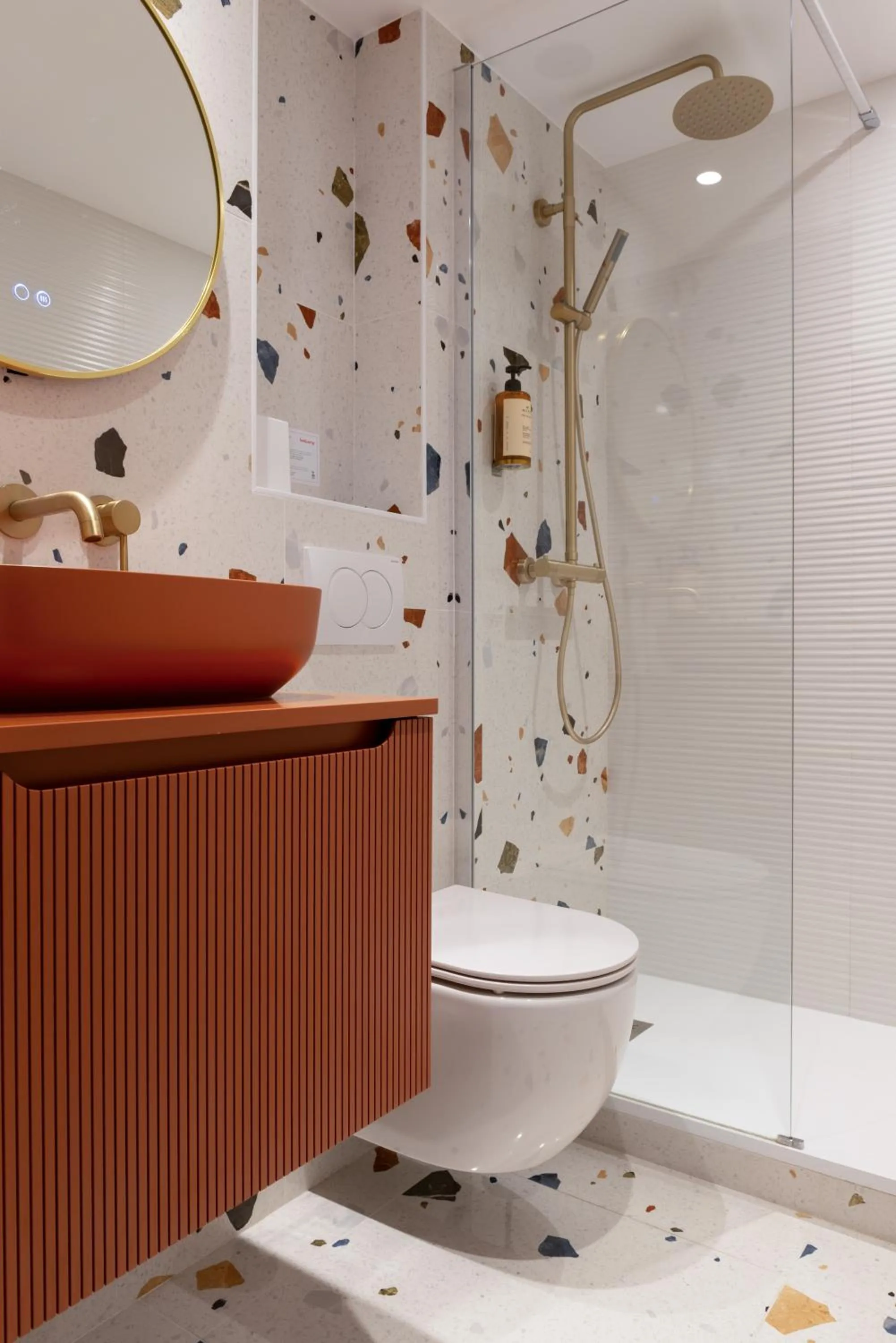 Shower in Hotel Bootcamp