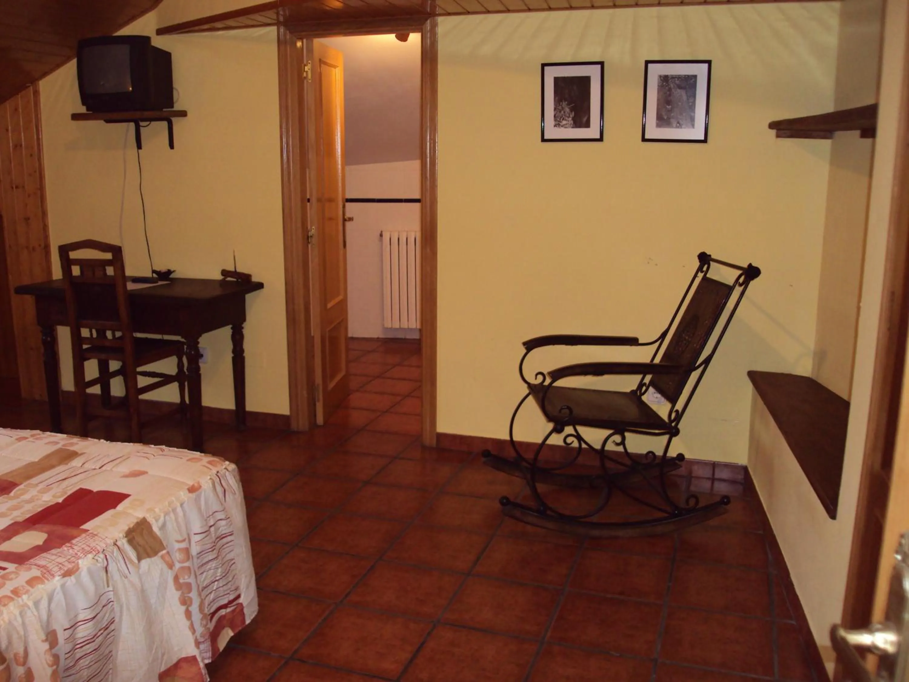 Photo of the whole room, Bed in Hotel Rural Valle de Ancares