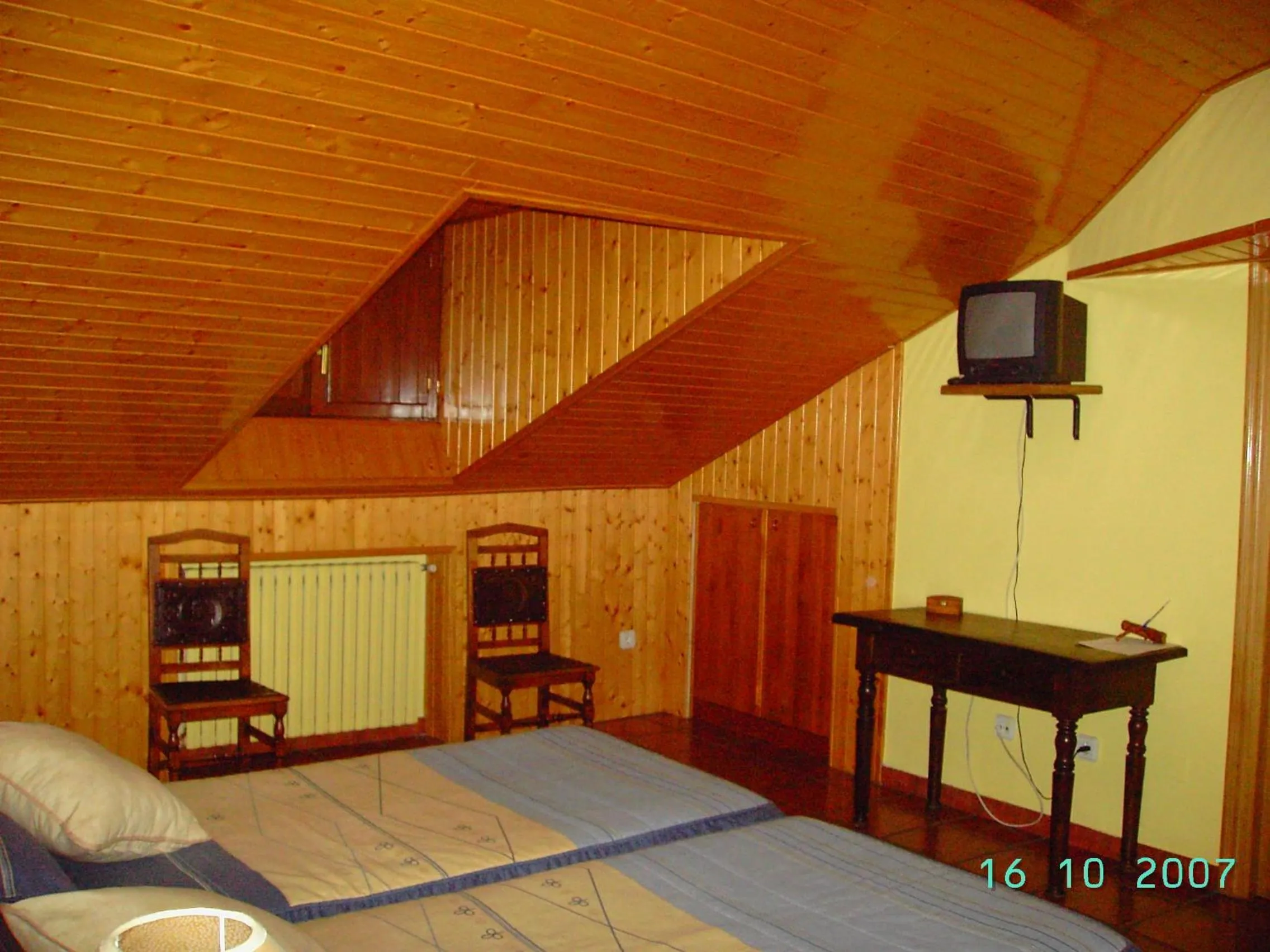 Photo of the whole room, Bed in Hotel Rural Valle de Ancares