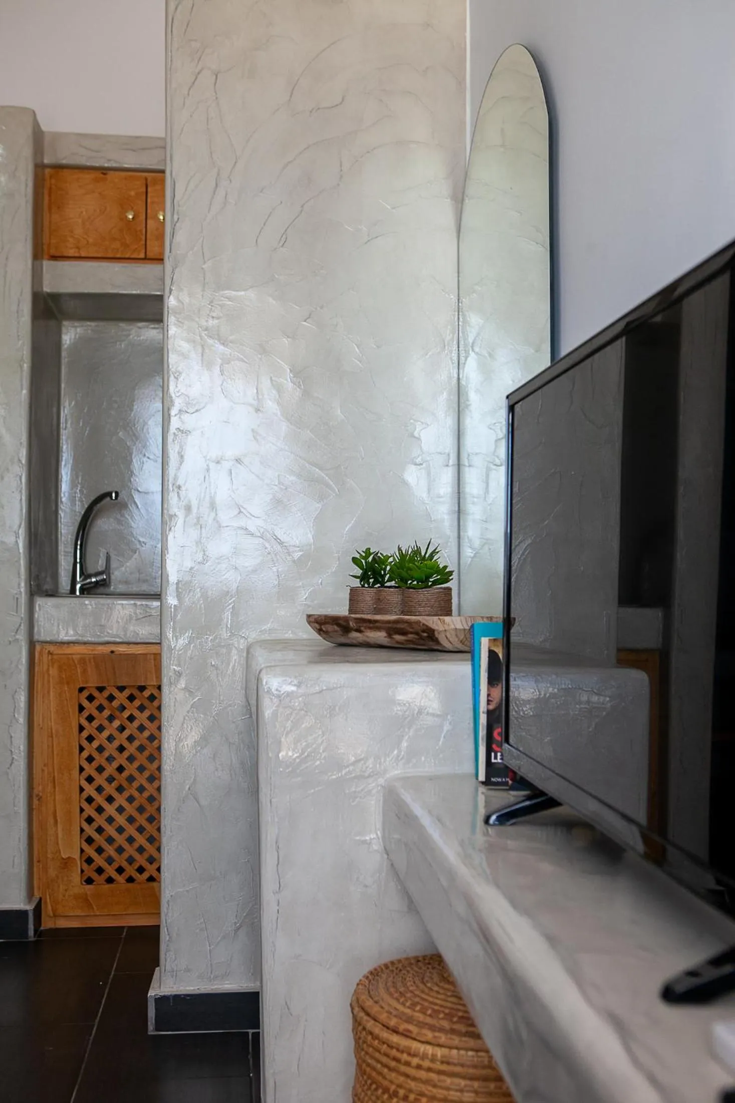 TV and multimedia in Beach Houses Santorini