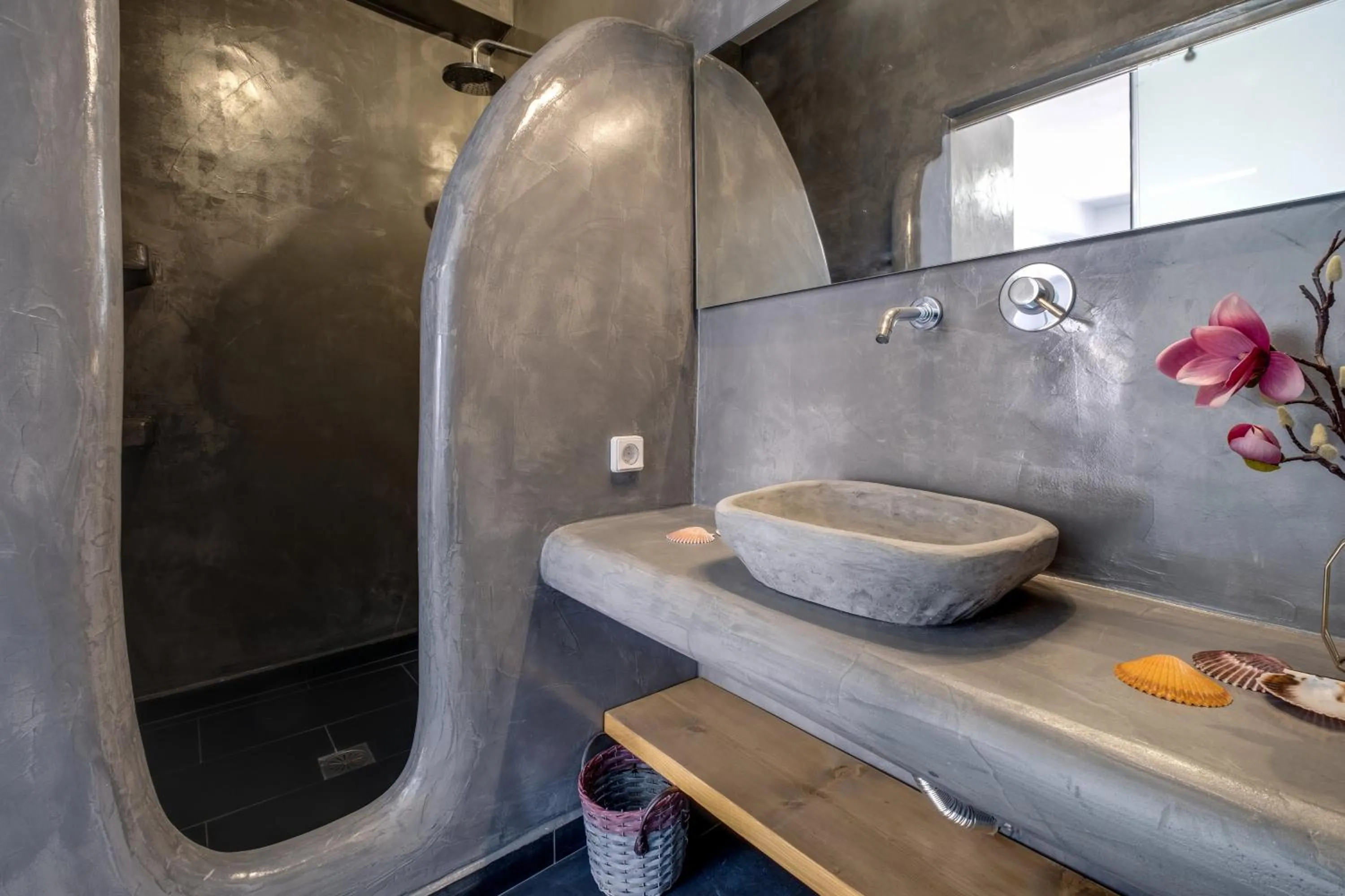 Shower in Beach Houses Santorini