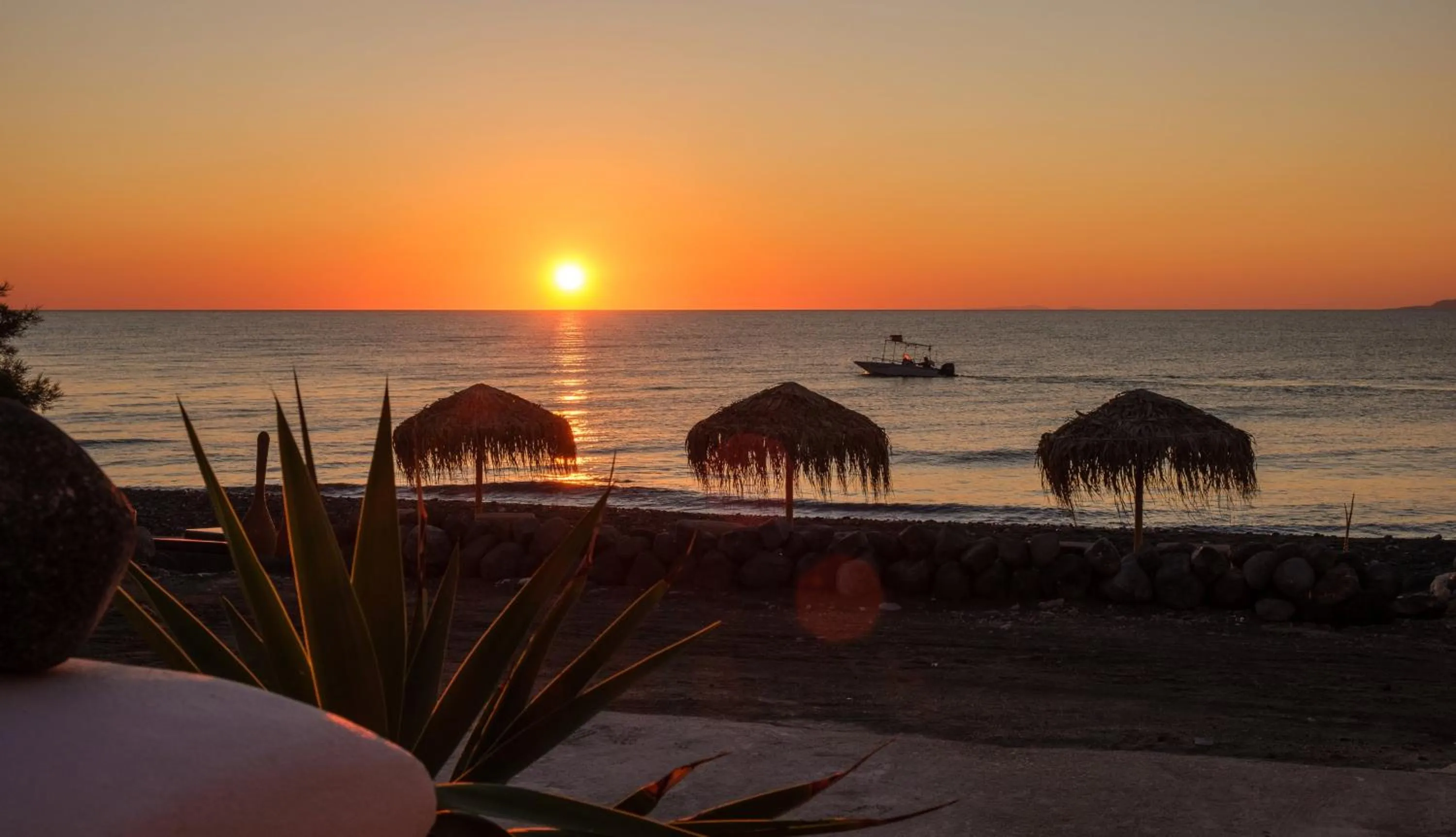 Beach in Beach Houses Santorini
