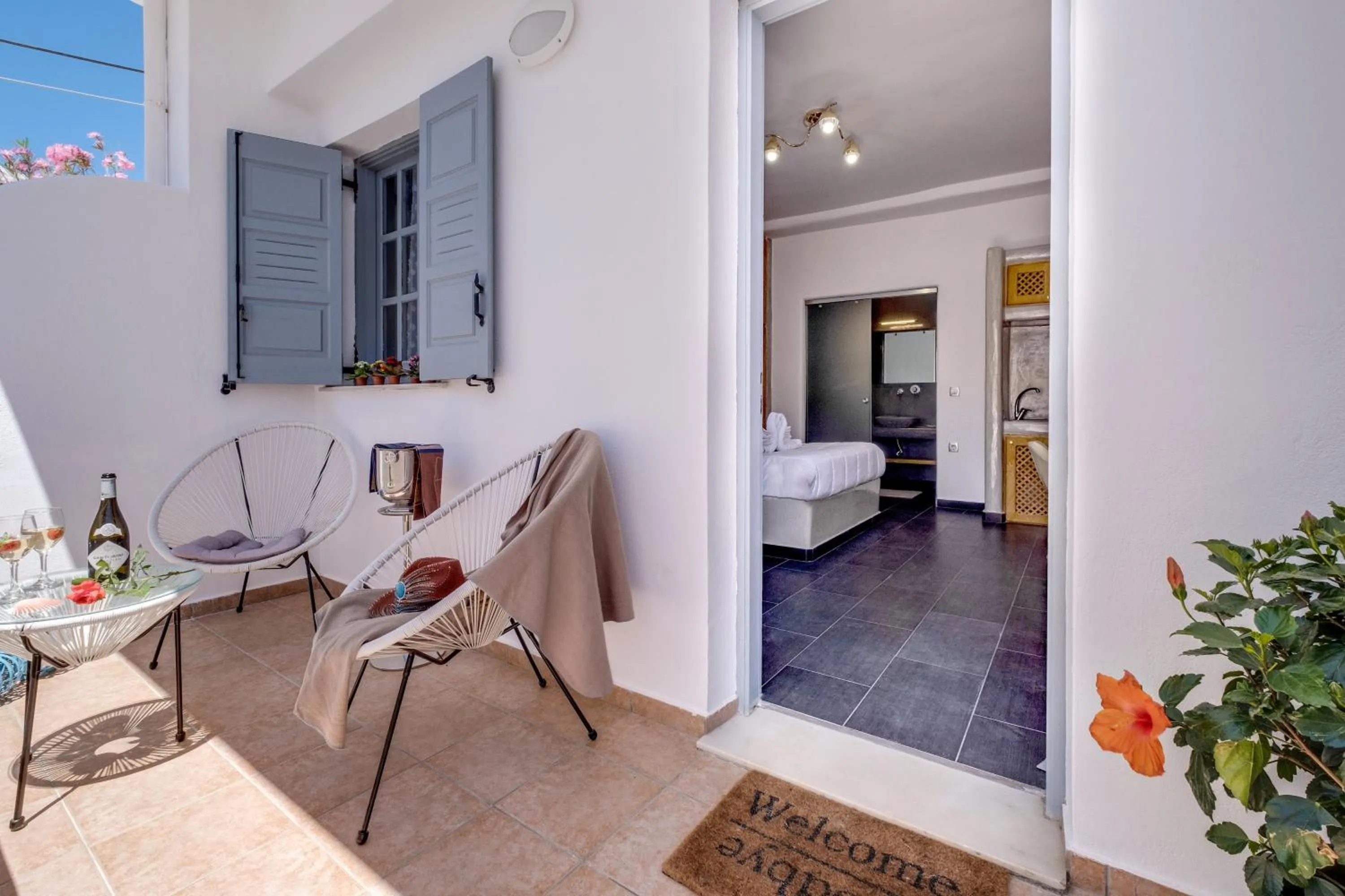 Patio, Bed in Beach Houses Santorini