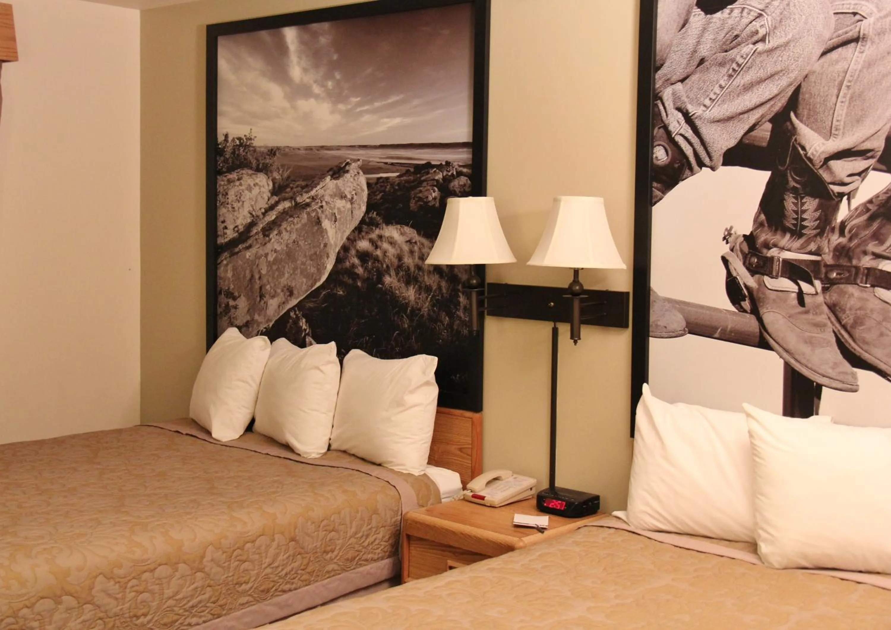 Photo of the whole room, Bed in Homestead Inn and Suites