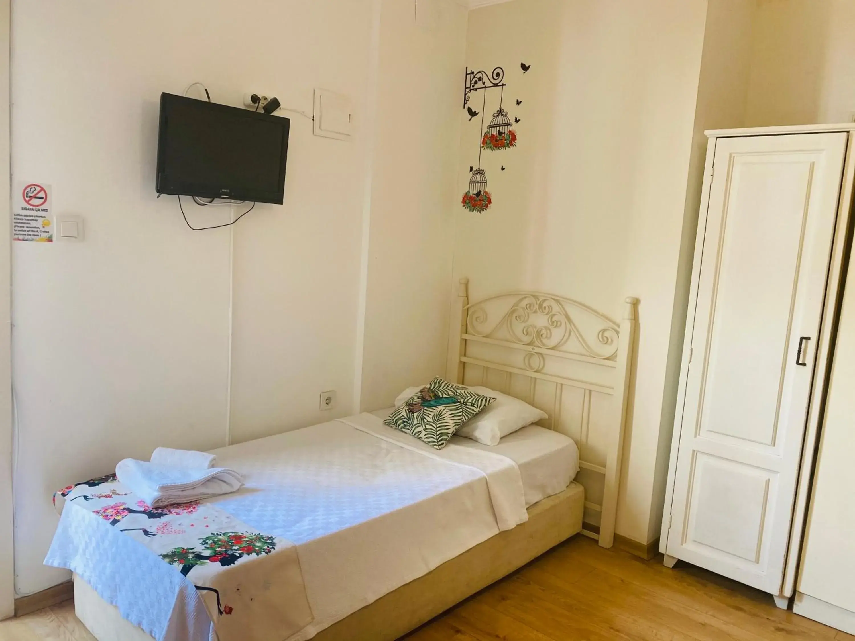 Bed in Bodrum Sade Pension Bed in Bodrum Sade Pension