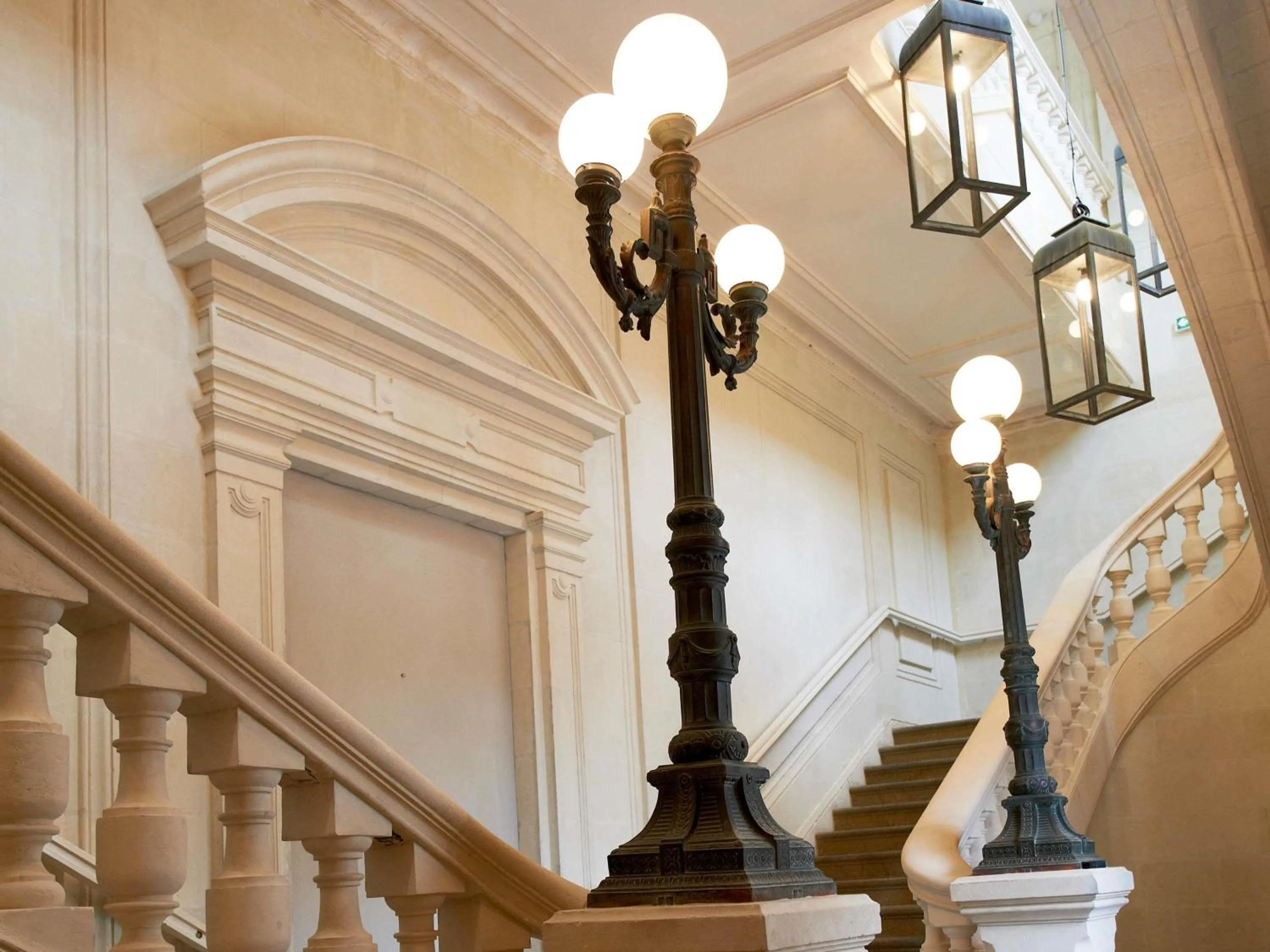 Meeting/conference room in Mercure Cholet Centre