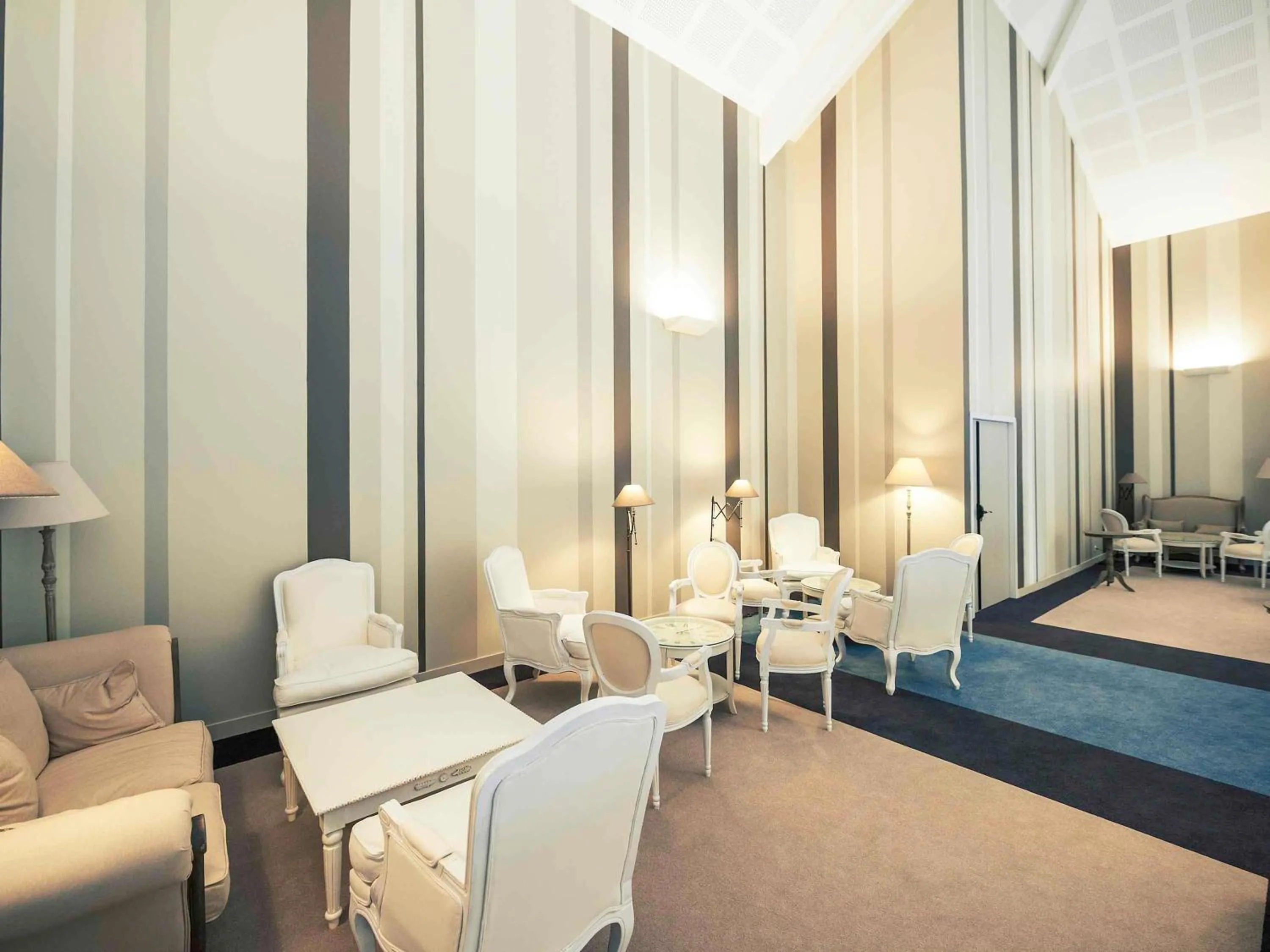 Meeting/conference room in Mercure Cholet Centre