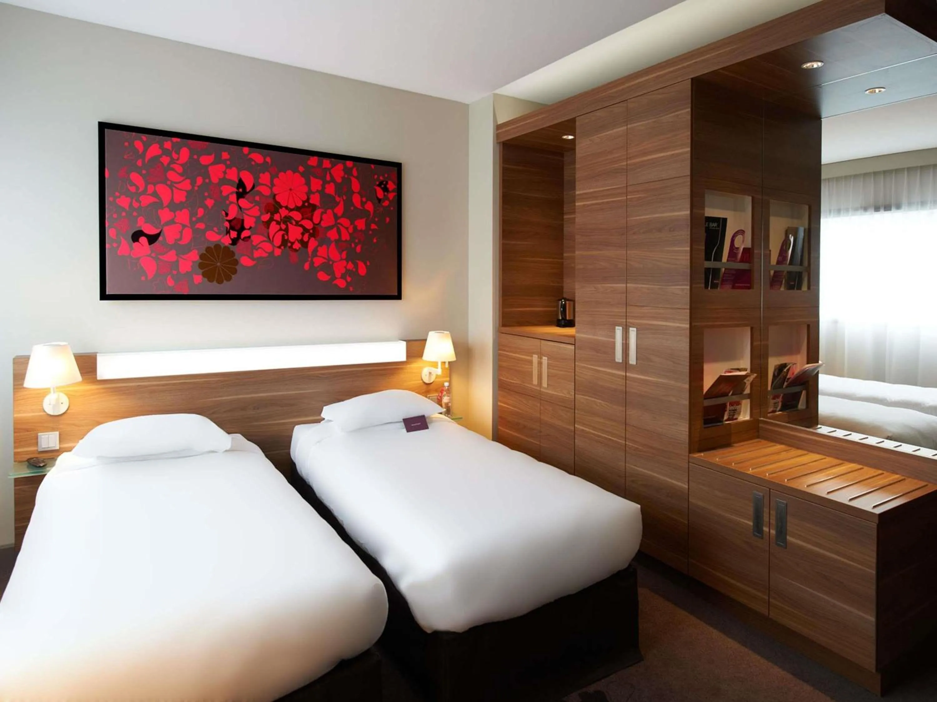 Bedroom, Bed in Mercure Cholet Centre