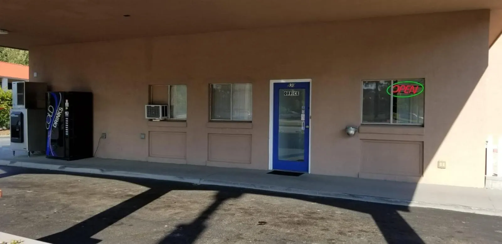 Property building in Budget Lodge